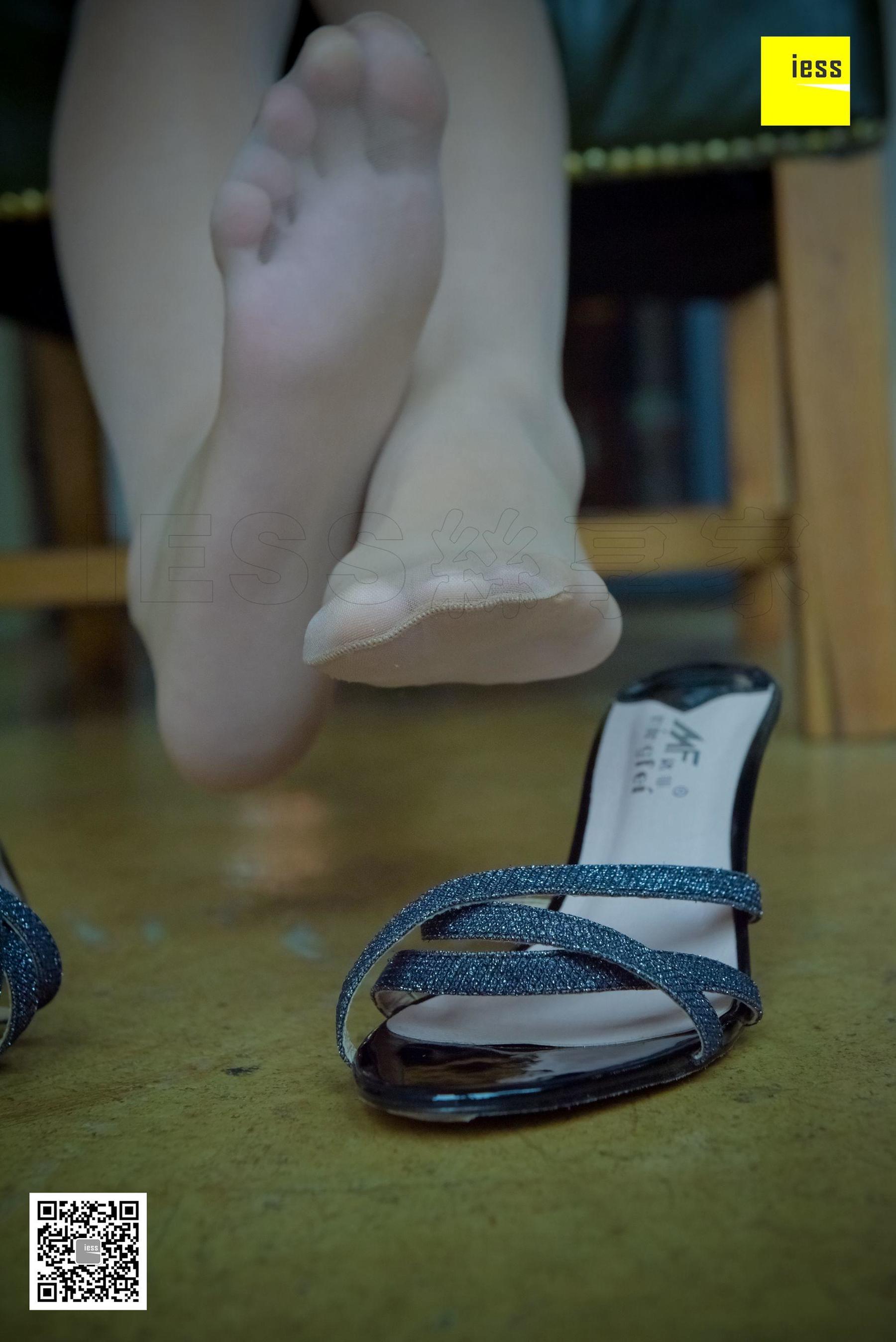 木木《风情万种肉丝凉拖》 [异思趣向IESS] 丝享家166 写真集