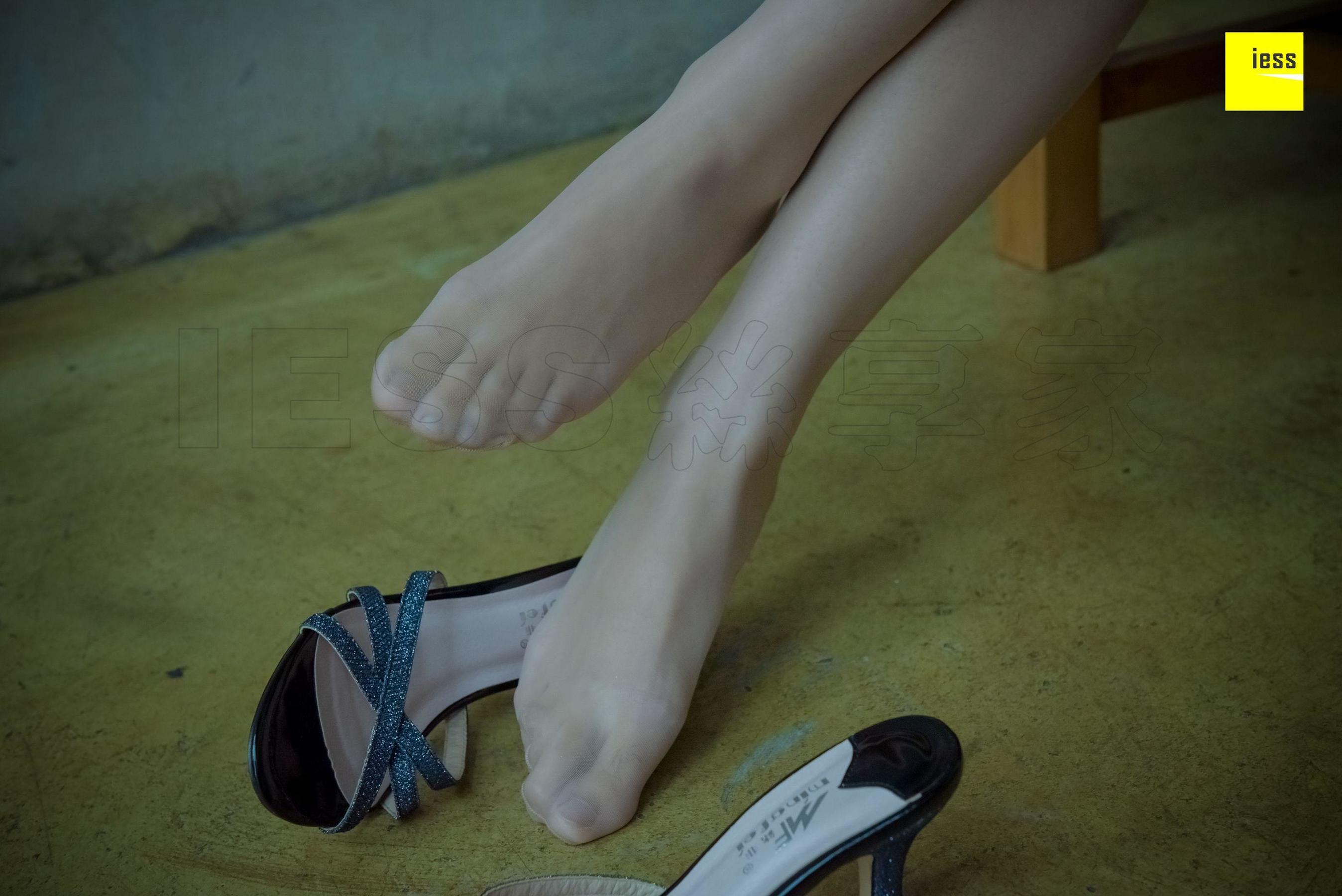 木木《风情万种肉丝凉拖》 [异思趣向IESS] 丝享家166 写真集