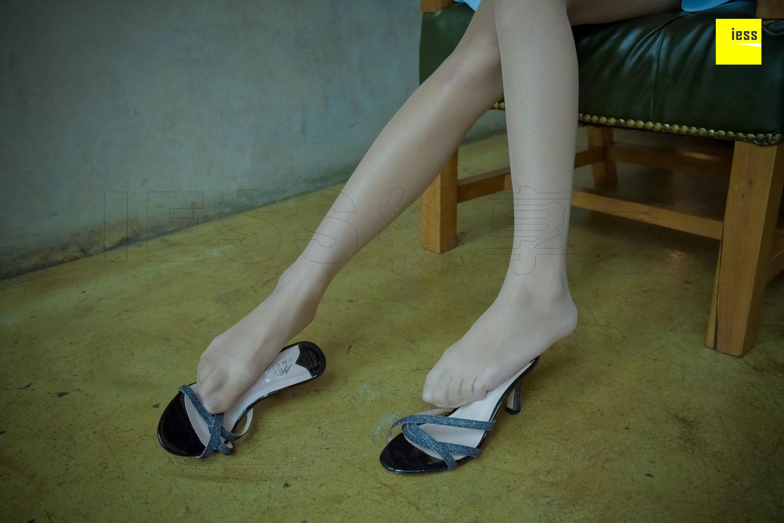 木木《风情万种肉丝凉拖》 [异思趣向IESS] 丝享家166 写真集