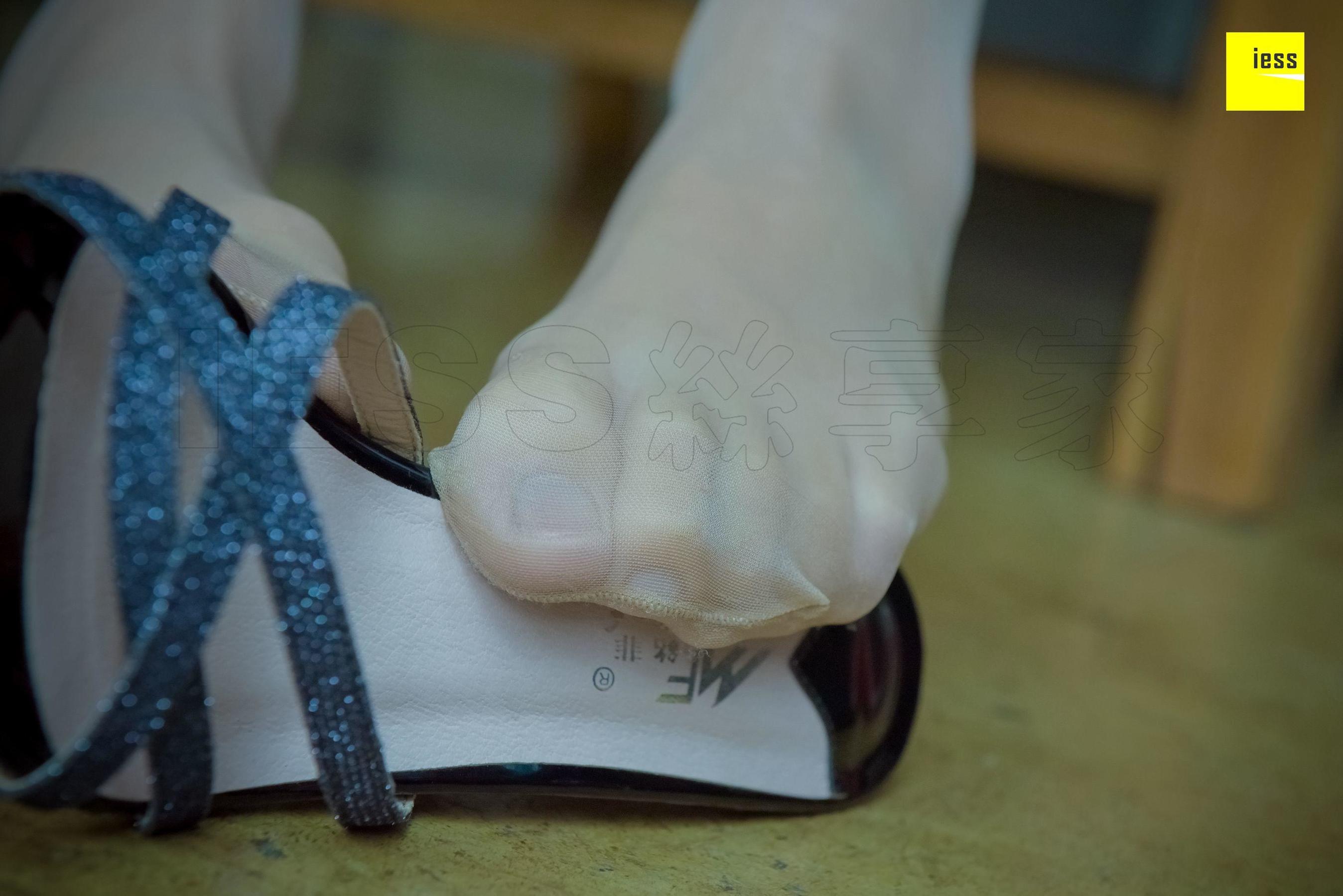 木木《风情万种肉丝凉拖》 [异思趣向IESS] 丝享家166 写真集