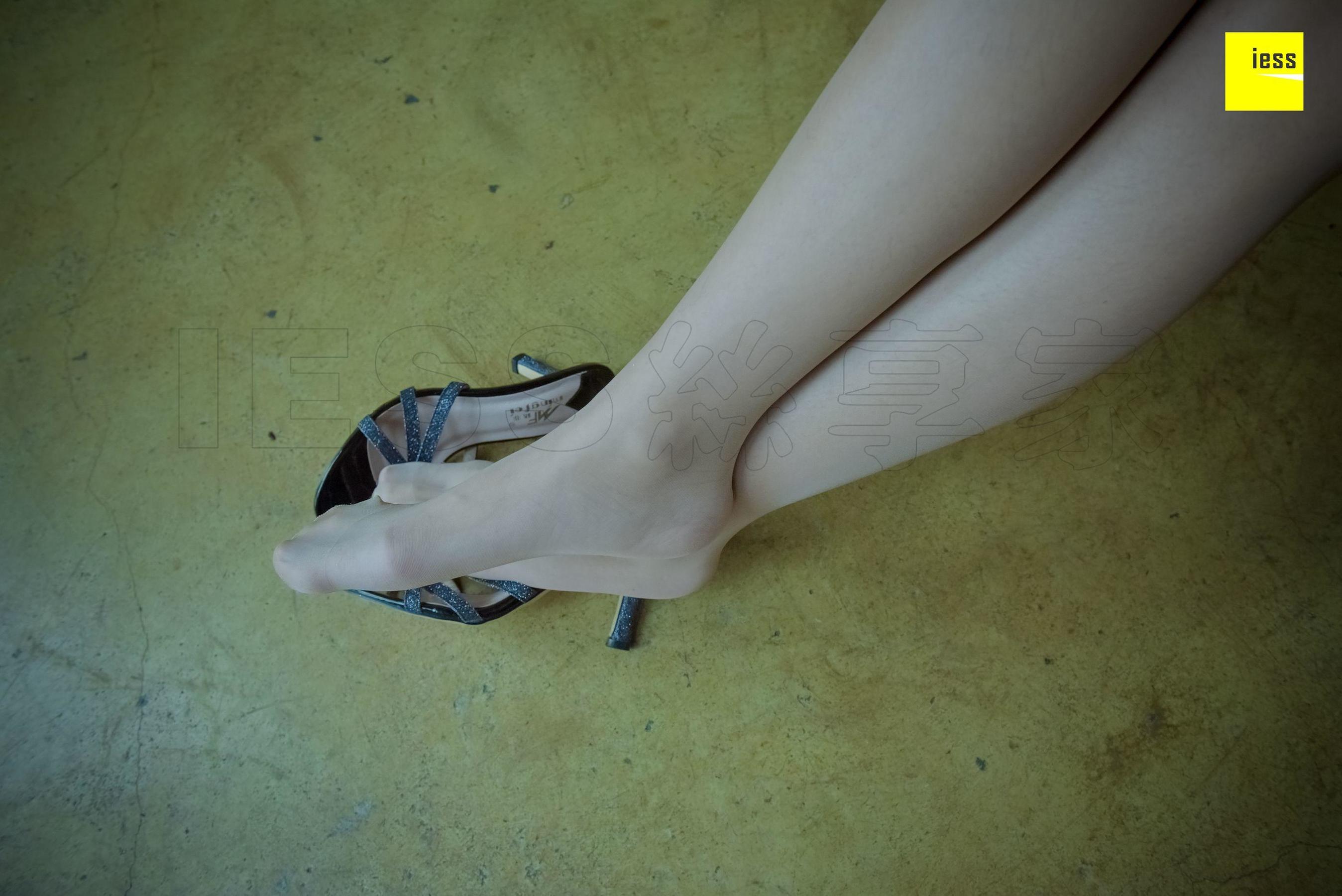 木木《风情万种肉丝凉拖》 [异思趣向IESS] 丝享家166 写真集