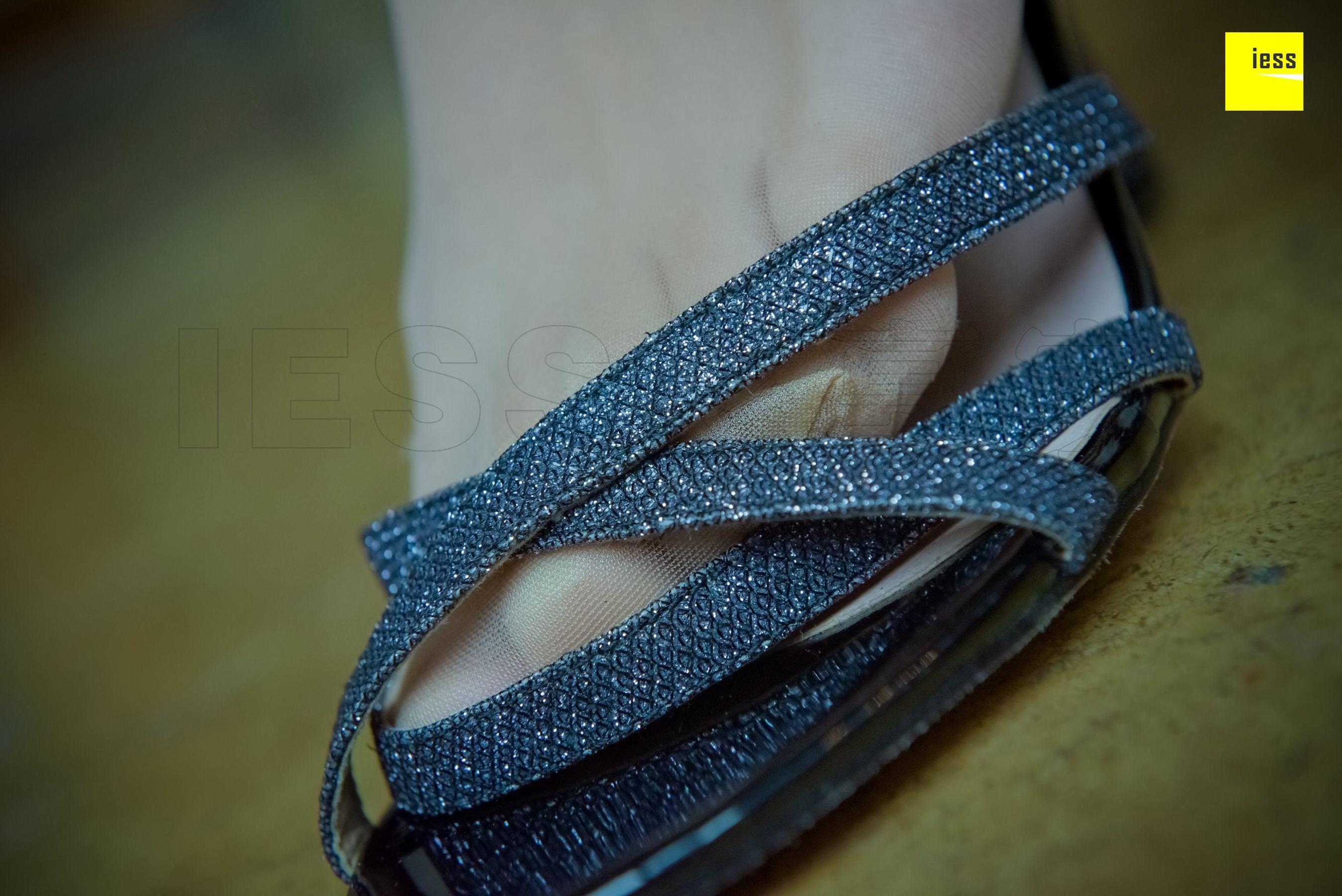 木木《风情万种肉丝凉拖》 [异思趣向IESS] 丝享家166 写真集