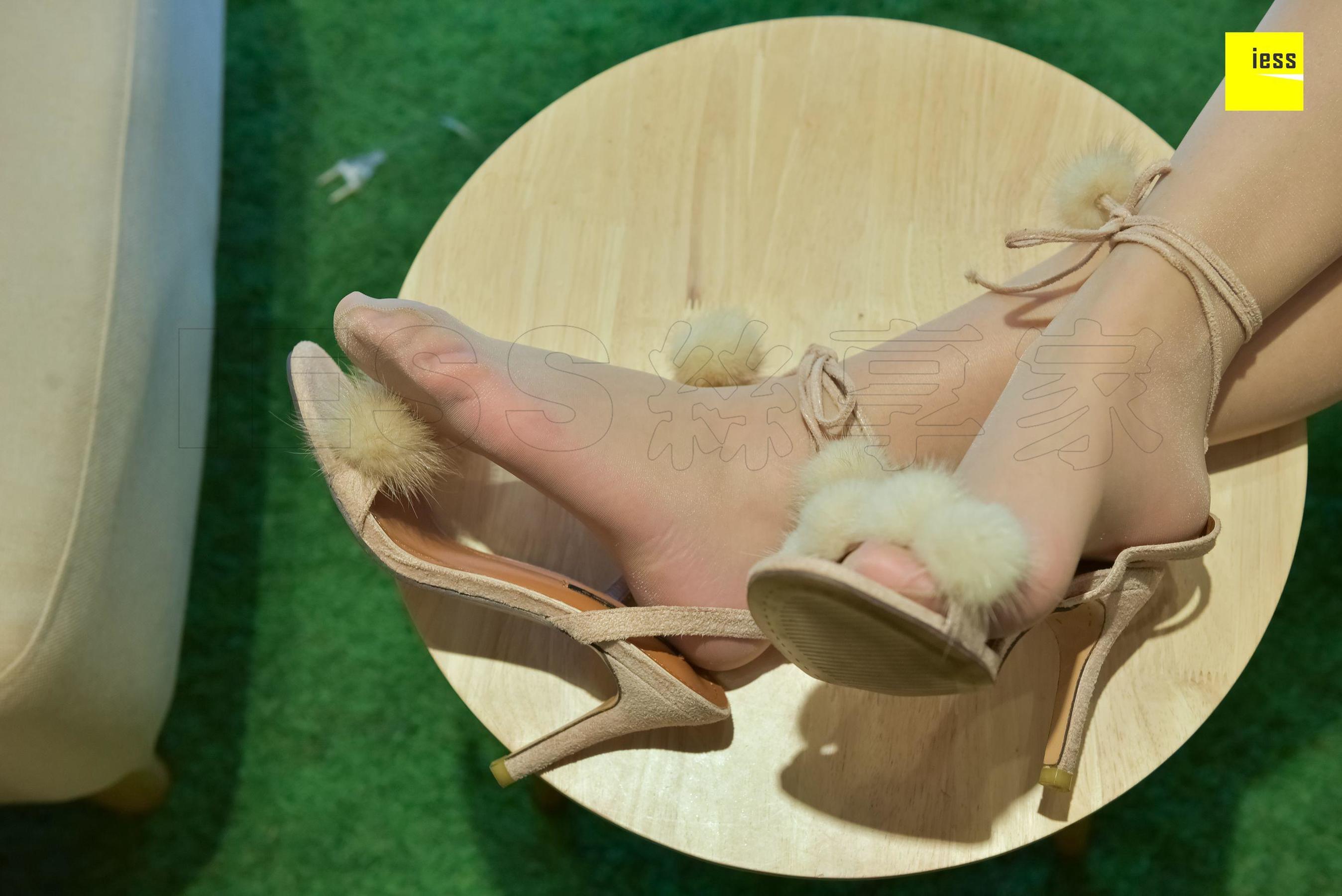 文欣《萌萌哒毛球肉丝》[异思趣向IESS] 丝享家171 写真集