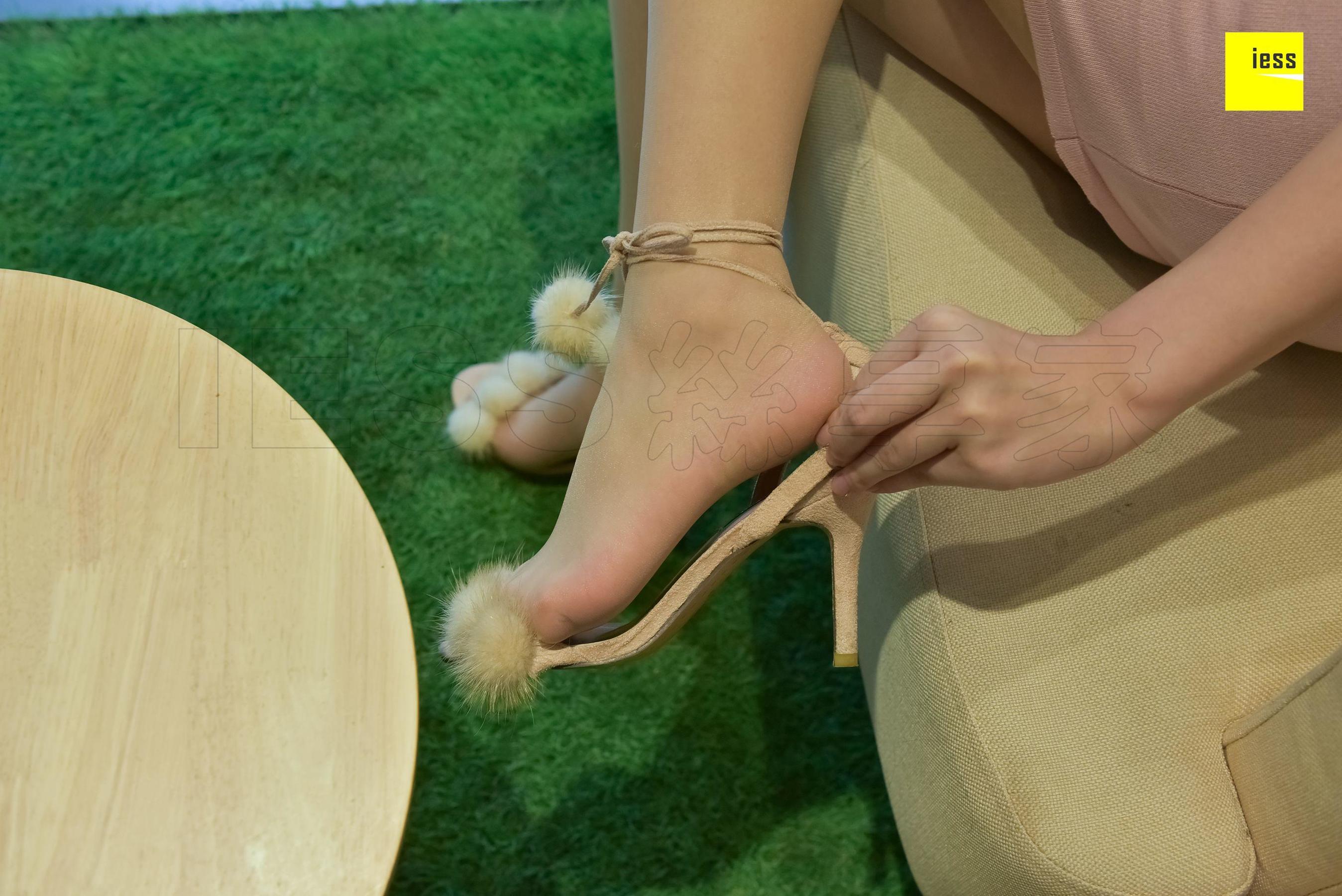 文欣《萌萌哒毛球肉丝》[异思趣向IESS] 丝享家171 写真集