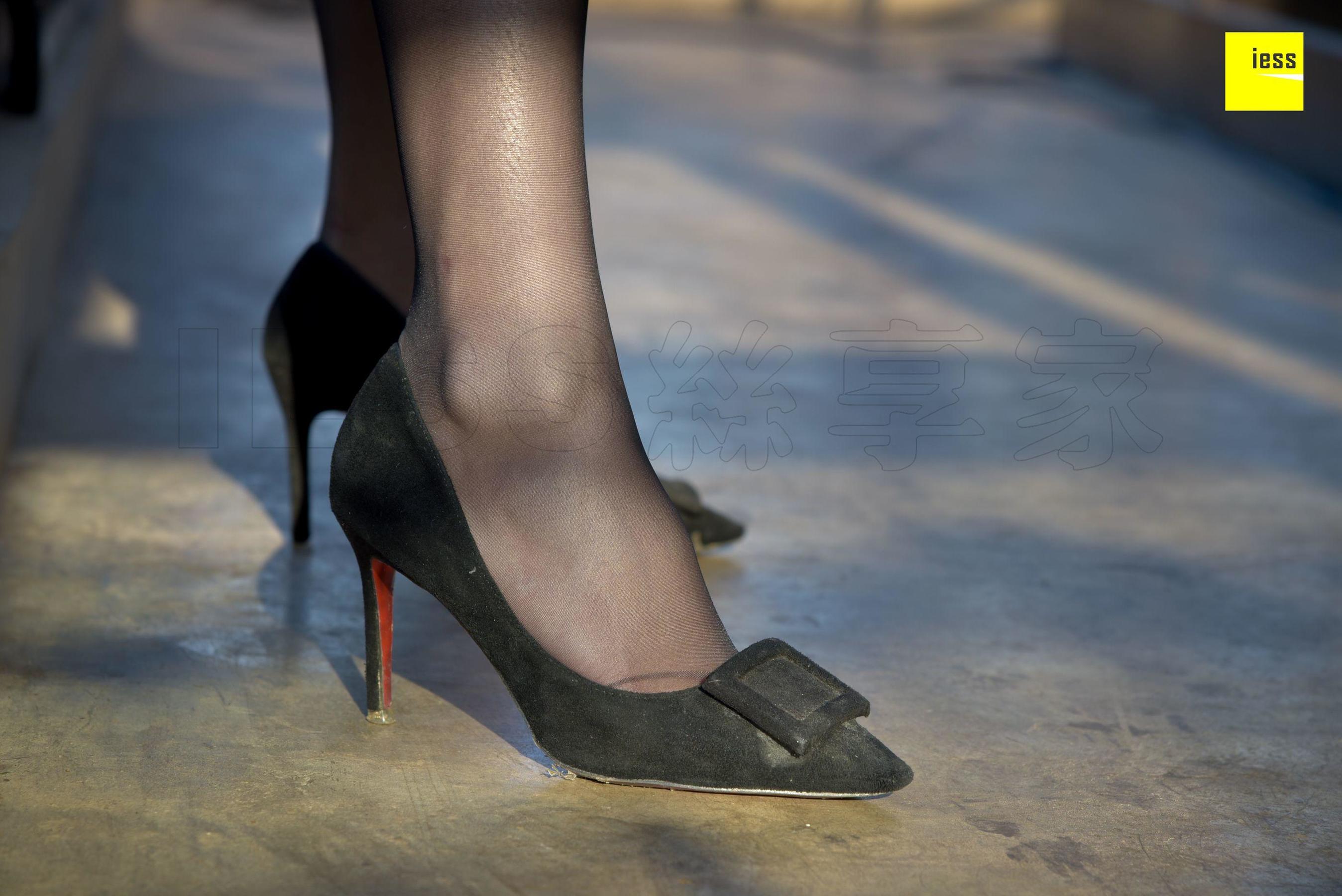 来来《连衣裙性感黑丝》[异思趣向IESS] 丝享家174 写真集