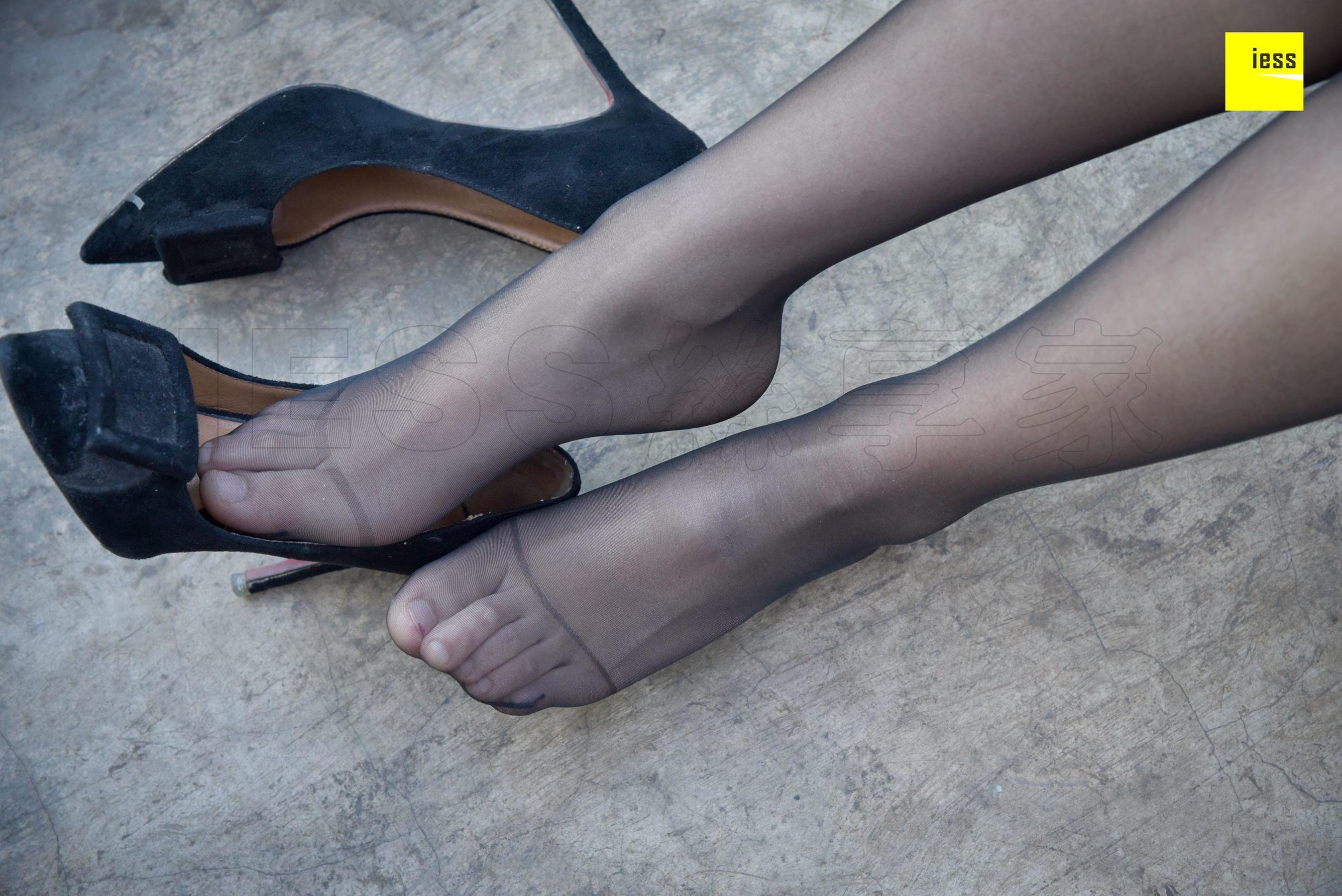 来来《连衣裙性感黑丝》[异思趣向IESS] 丝享家174 写真集