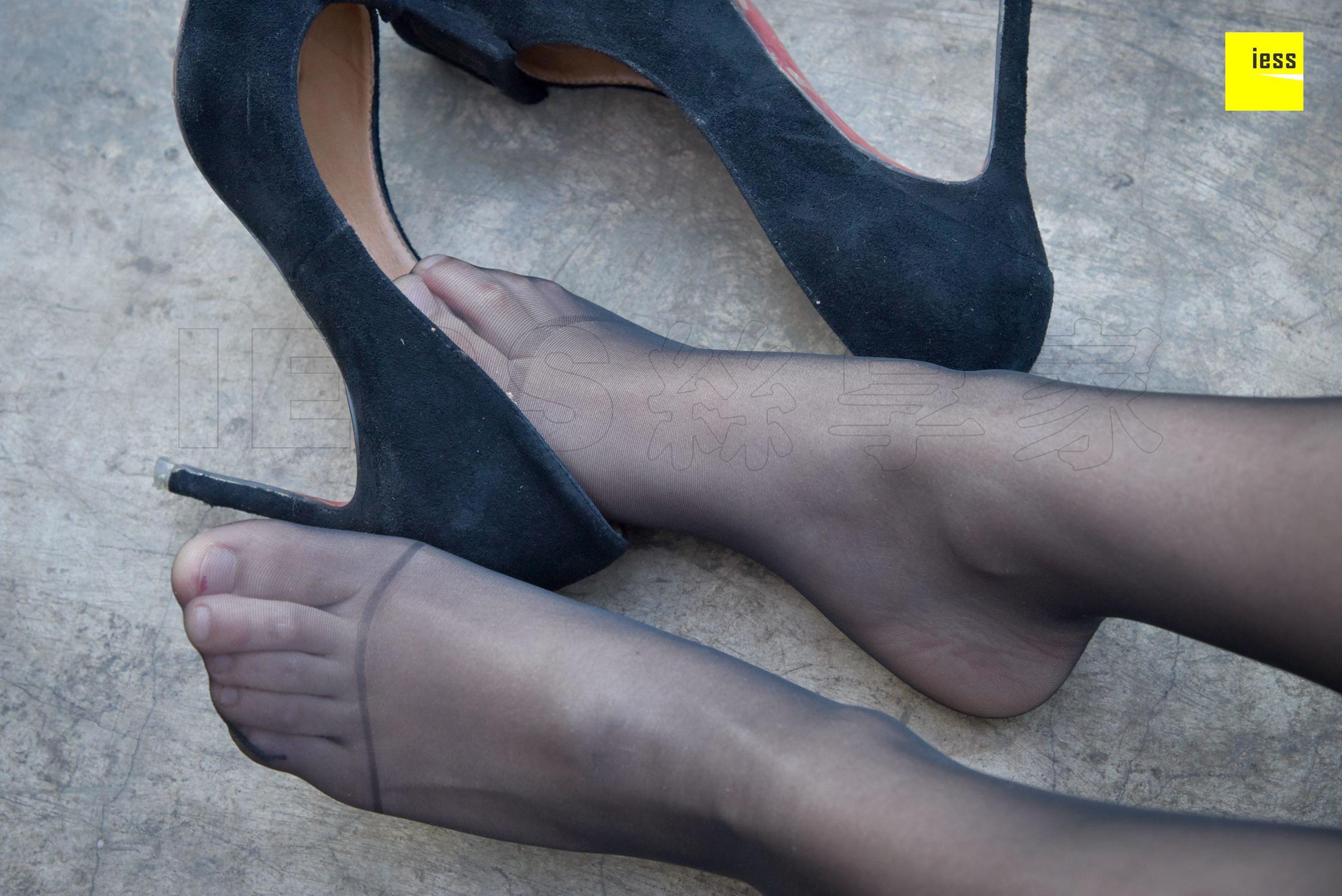 来来《连衣裙性感黑丝》[异思趣向IESS] 丝享家174 写真集