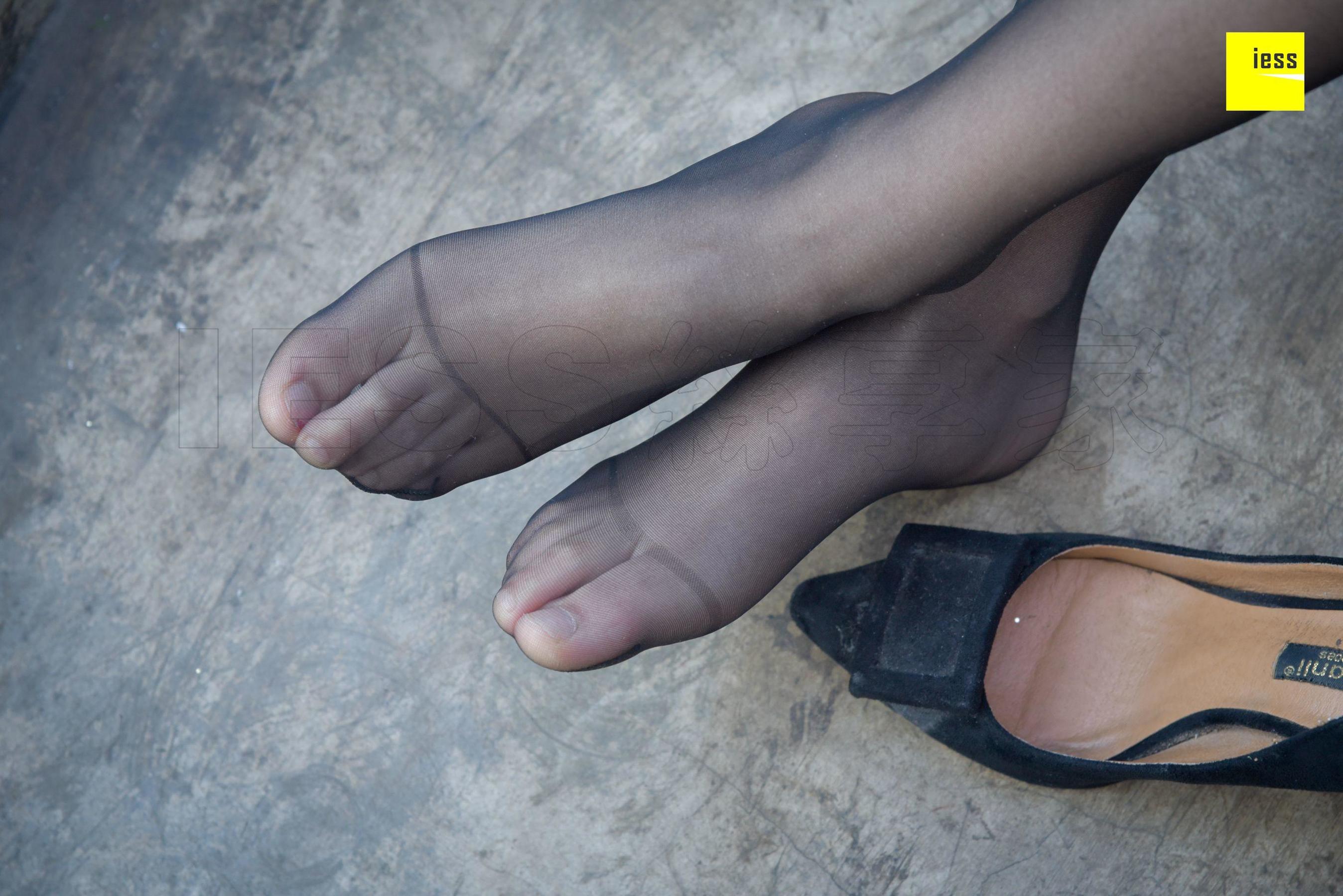 来来《连衣裙性感黑丝》[异思趣向IESS] 丝享家174 写真集