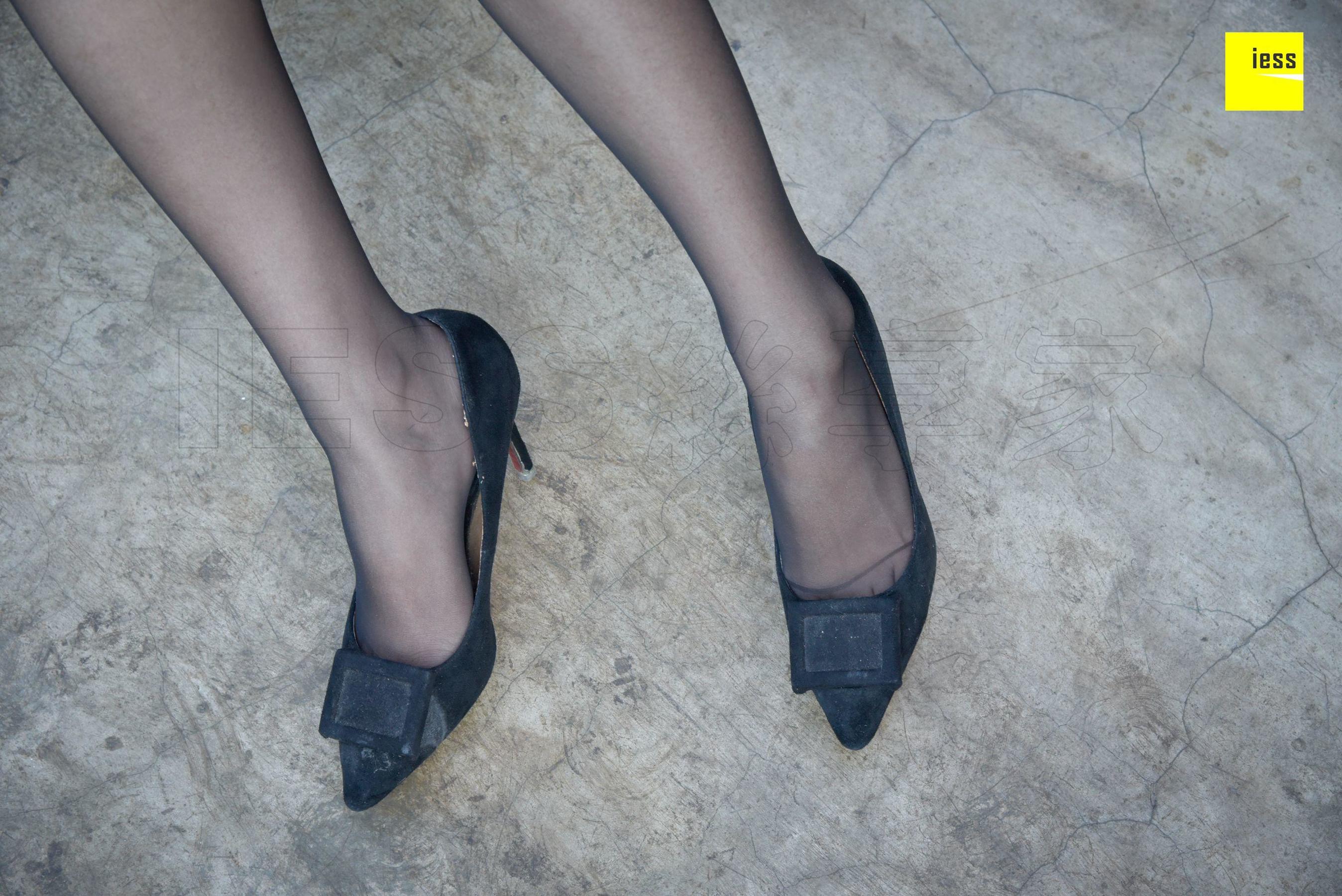 来来《连衣裙性感黑丝》[异思趣向IESS] 丝享家174 写真集