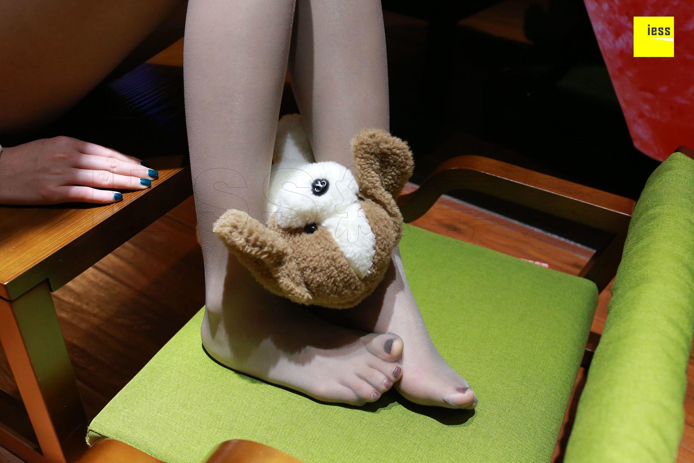 七七《细腻质感灰丝》 [异思趣向IESS] 丝享家184 写真集