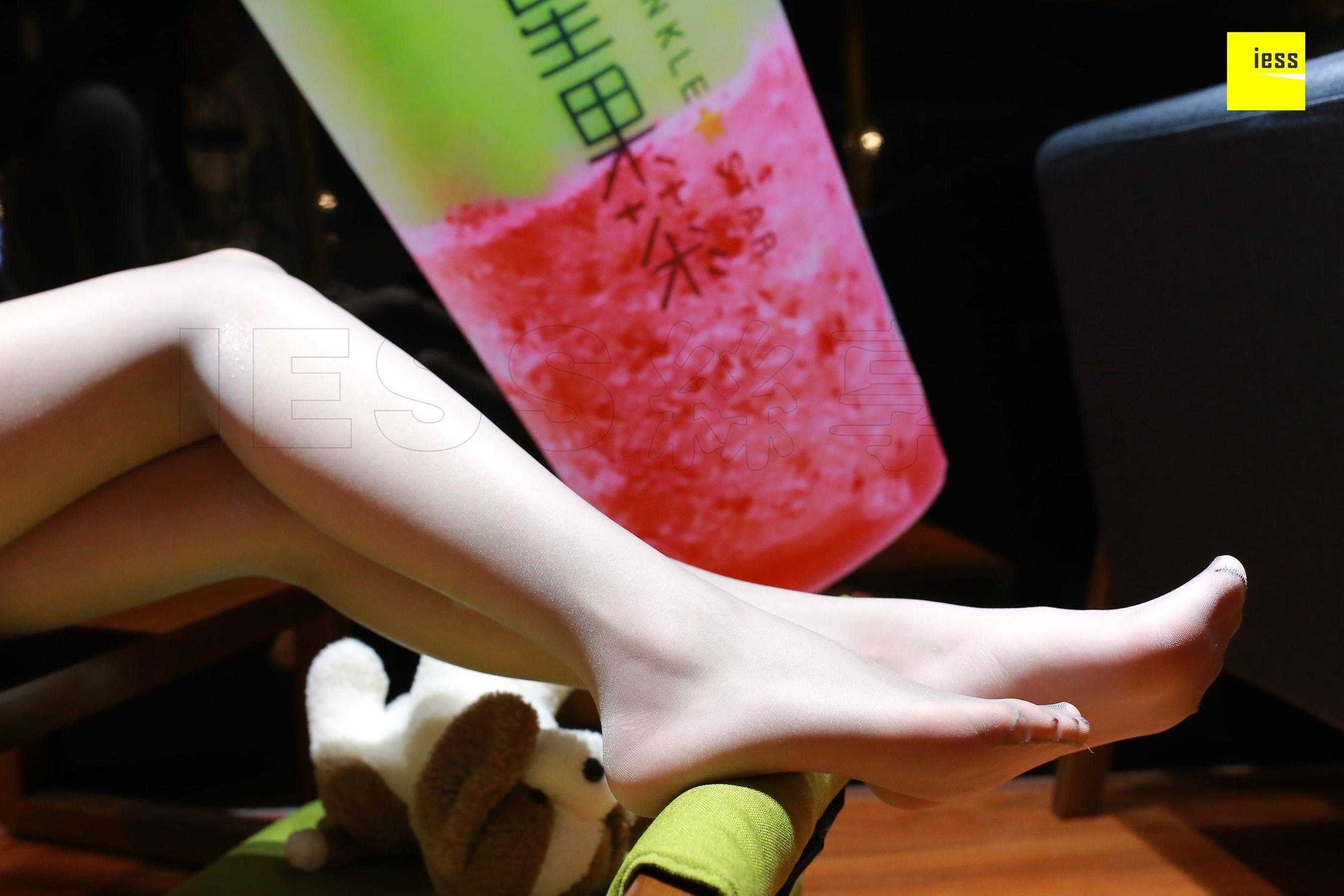 七七《细腻质感灰丝》 [异思趣向IESS] 丝享家184 写真集