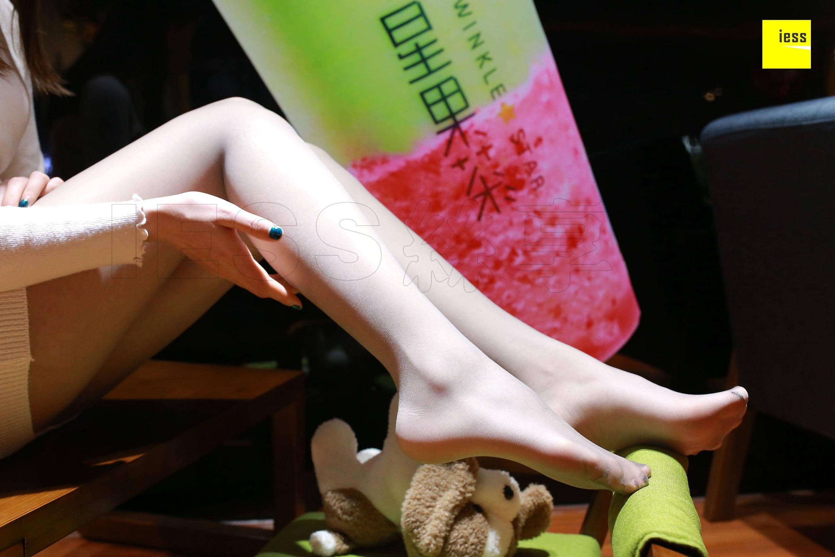 七七《细腻质感灰丝》 [异思趣向IESS] 丝享家184 写真集