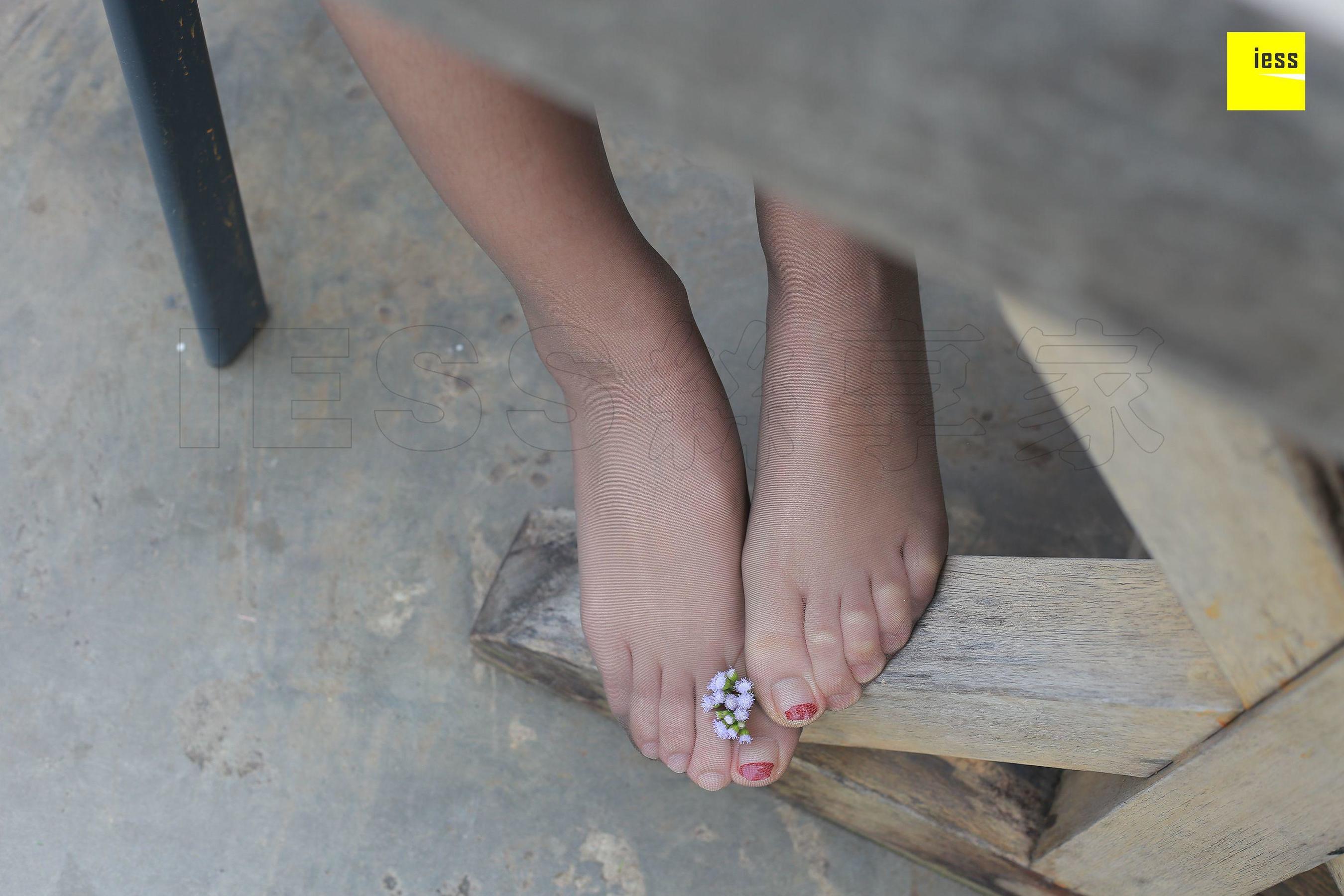 julia《茱莉亚咖啡丝》 [异思趣向IESS] 丝享家194 写真集