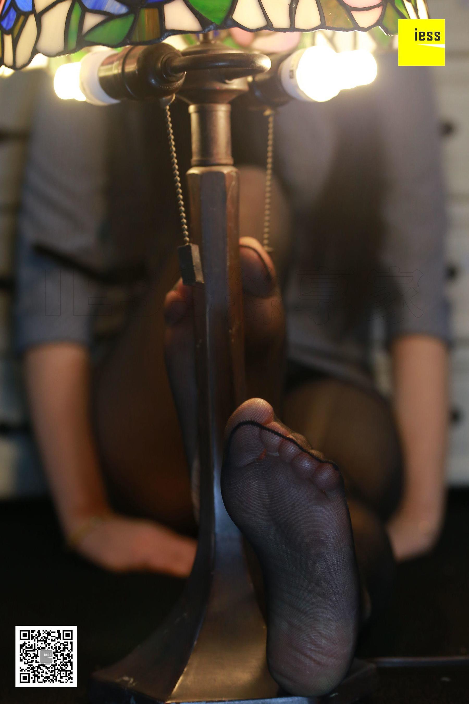 文欣《镜中花黑丝》 [异思趣向IESS] 丝享家198 写真集