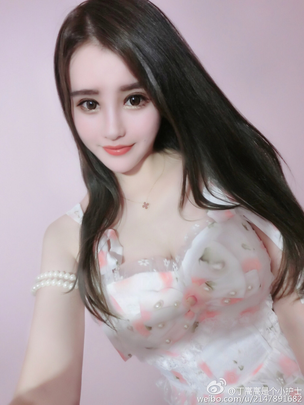 嫩模丁高高是个小护士性感自拍美图微博写真150P