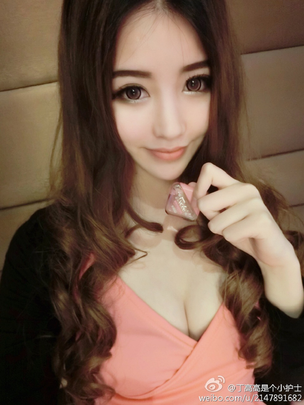 嫩模丁高高是个小护士性感自拍美图微博写真150P