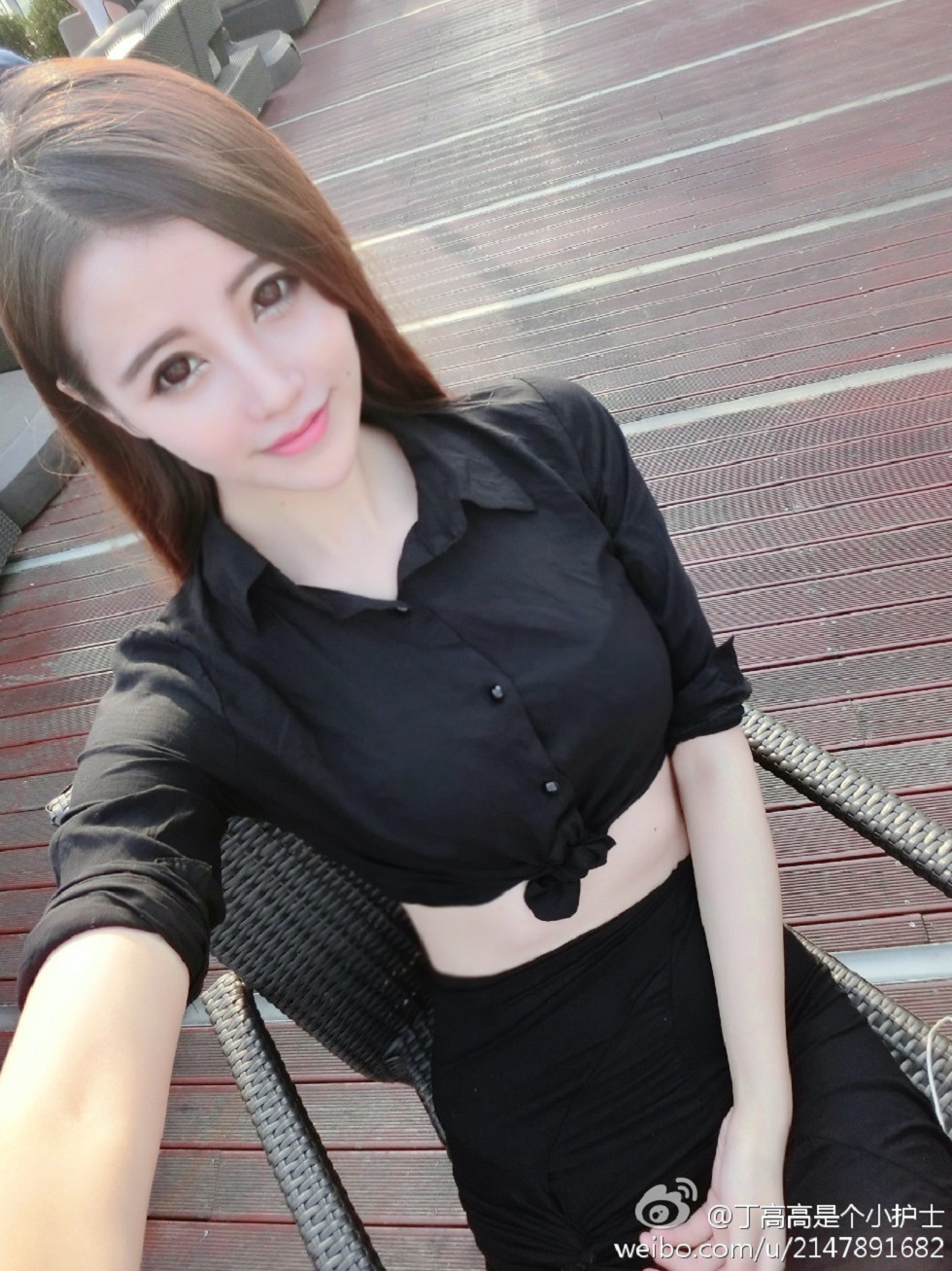 嫩模丁高高是个小护士性感自拍美图微博写真150P