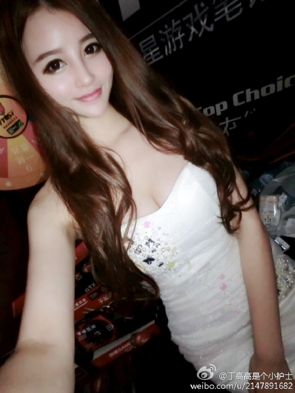 嫩模丁高高是个小护士性感自拍美图微博写真150P