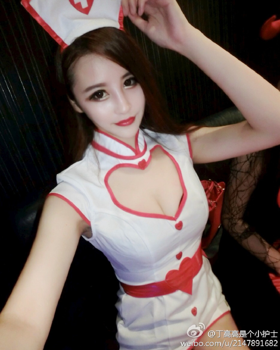 嫩模丁高高是个小护士性感自拍美图微博写真150P