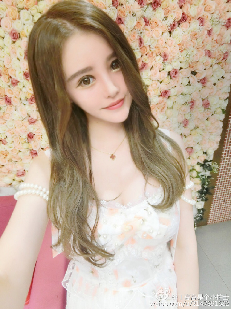 嫩模丁高高是个小护士性感自拍美图微博写真150P