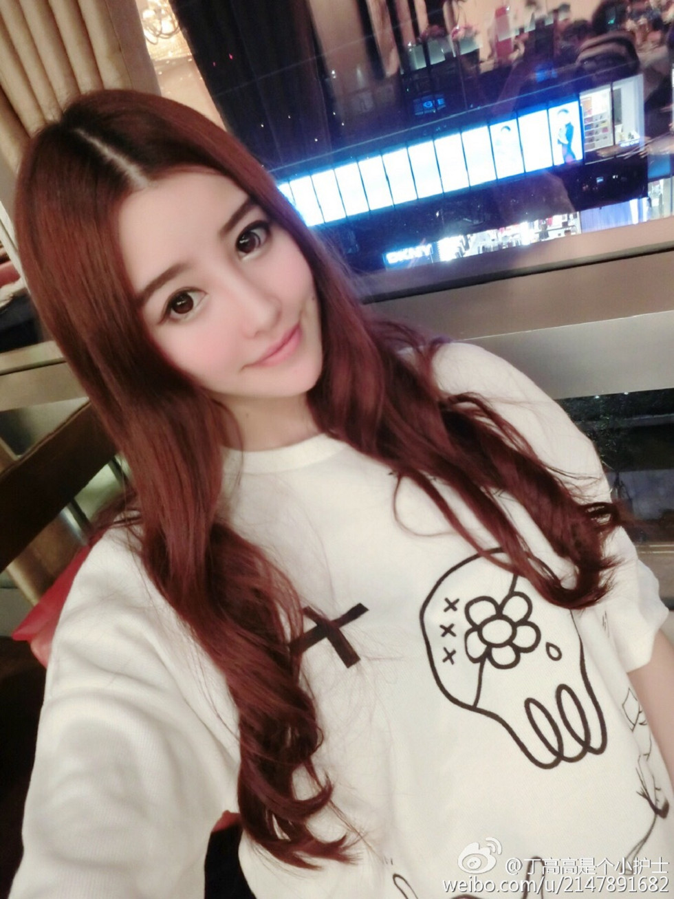 嫩模丁高高是个小护士性感自拍美图微博写真150P