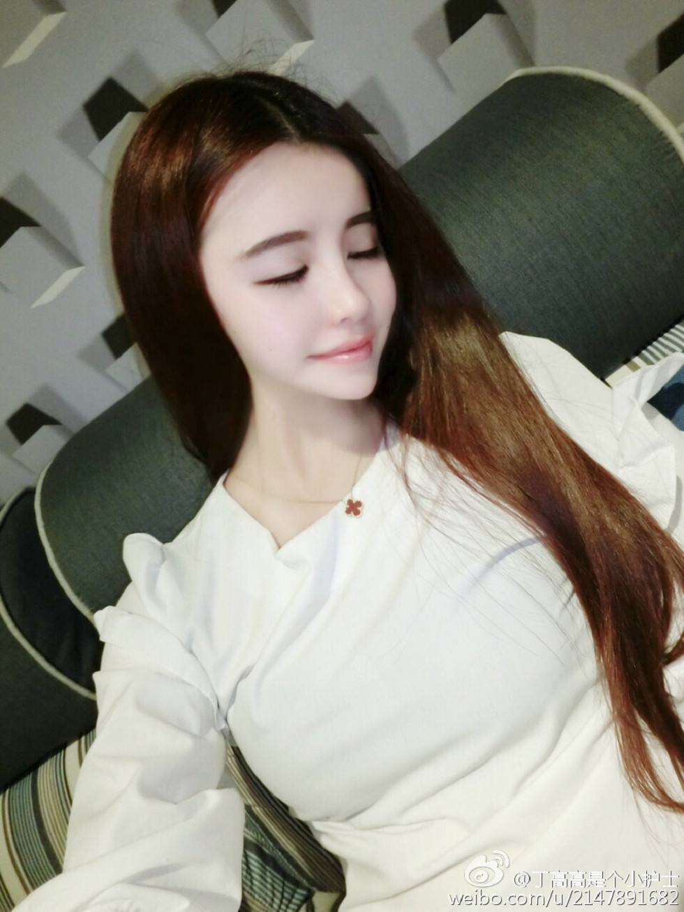 嫩模丁高高是个小护士性感自拍美图微博写真150P