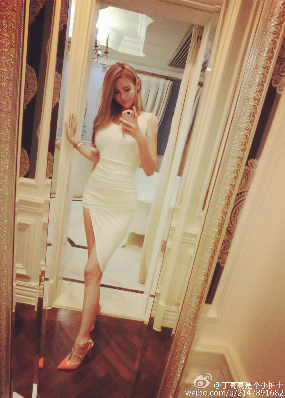 嫩模丁高高是个小护士性感自拍美图微博写真150P