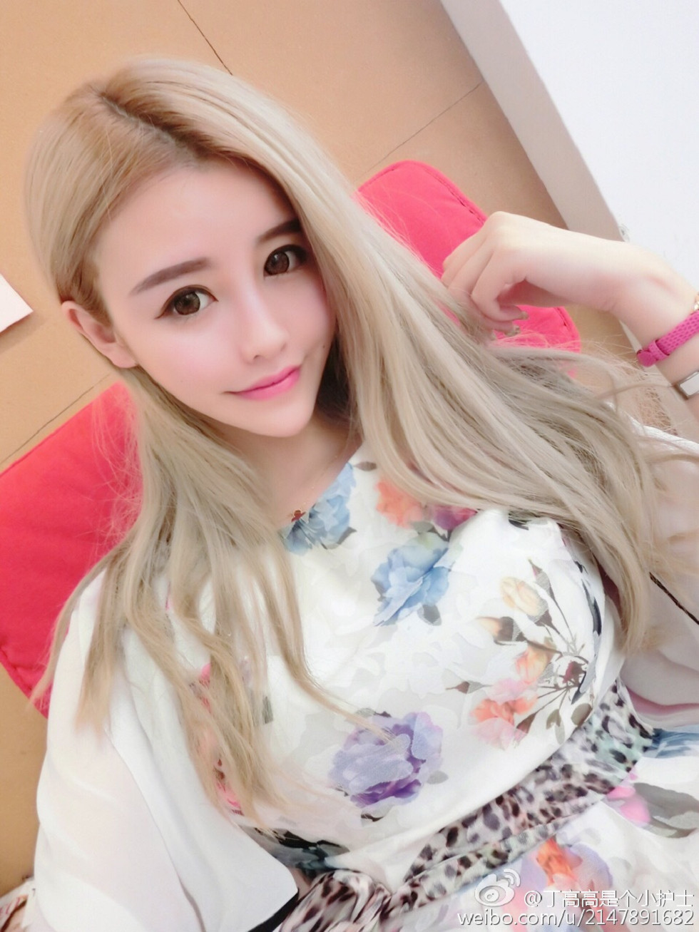 嫩模丁高高是个小护士性感自拍美图微博写真150P