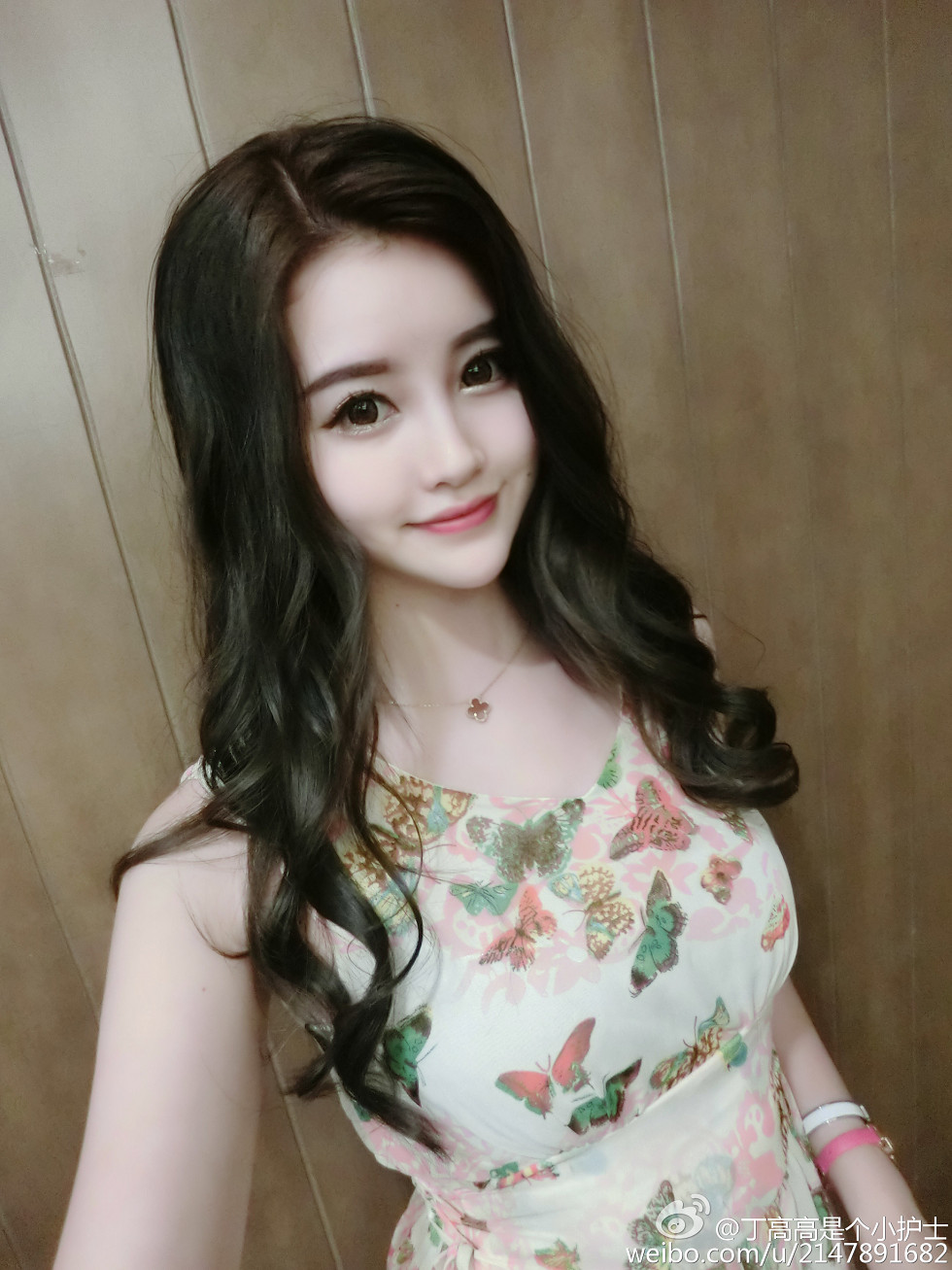 嫩模丁高高是个小护士性感自拍美图微博写真150P