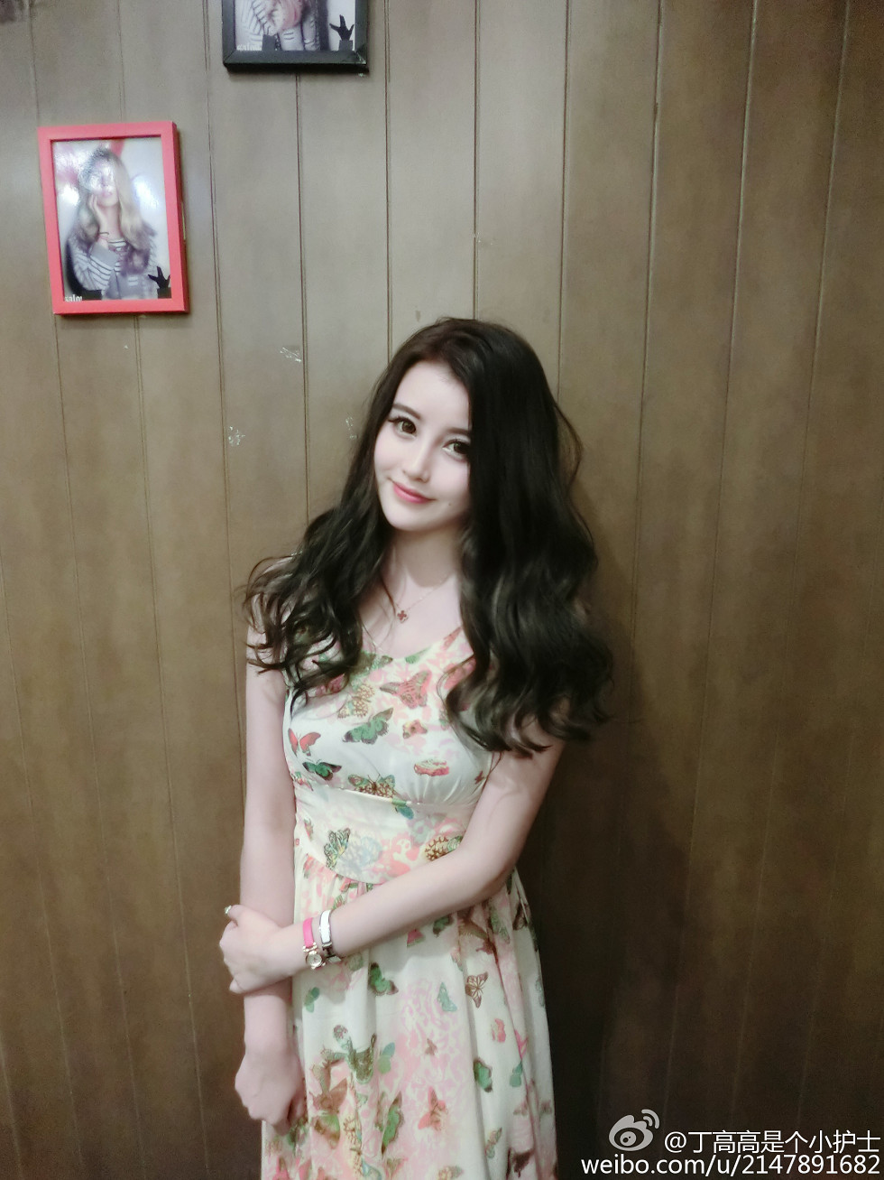 嫩模丁高高是个小护士性感自拍美图微博写真150P