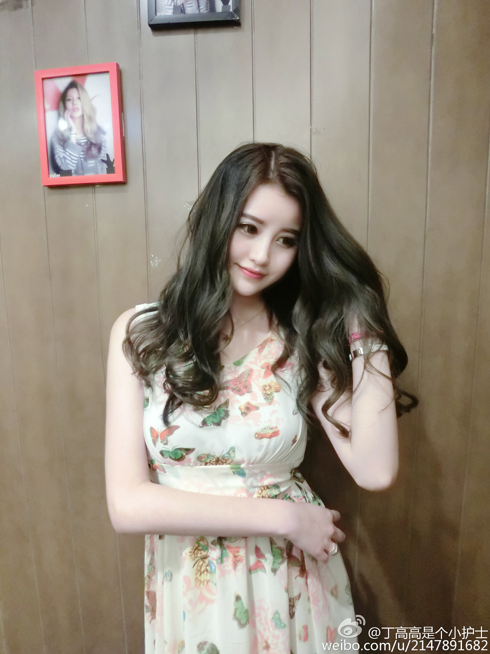 嫩模丁高高是个小护士性感自拍美图微博写真150P