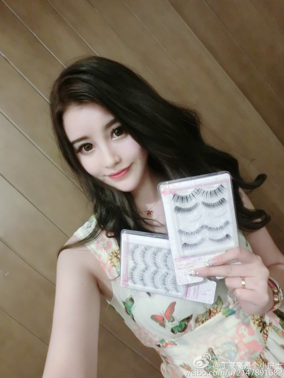 嫩模丁高高是个小护士性感自拍美图微博写真150P