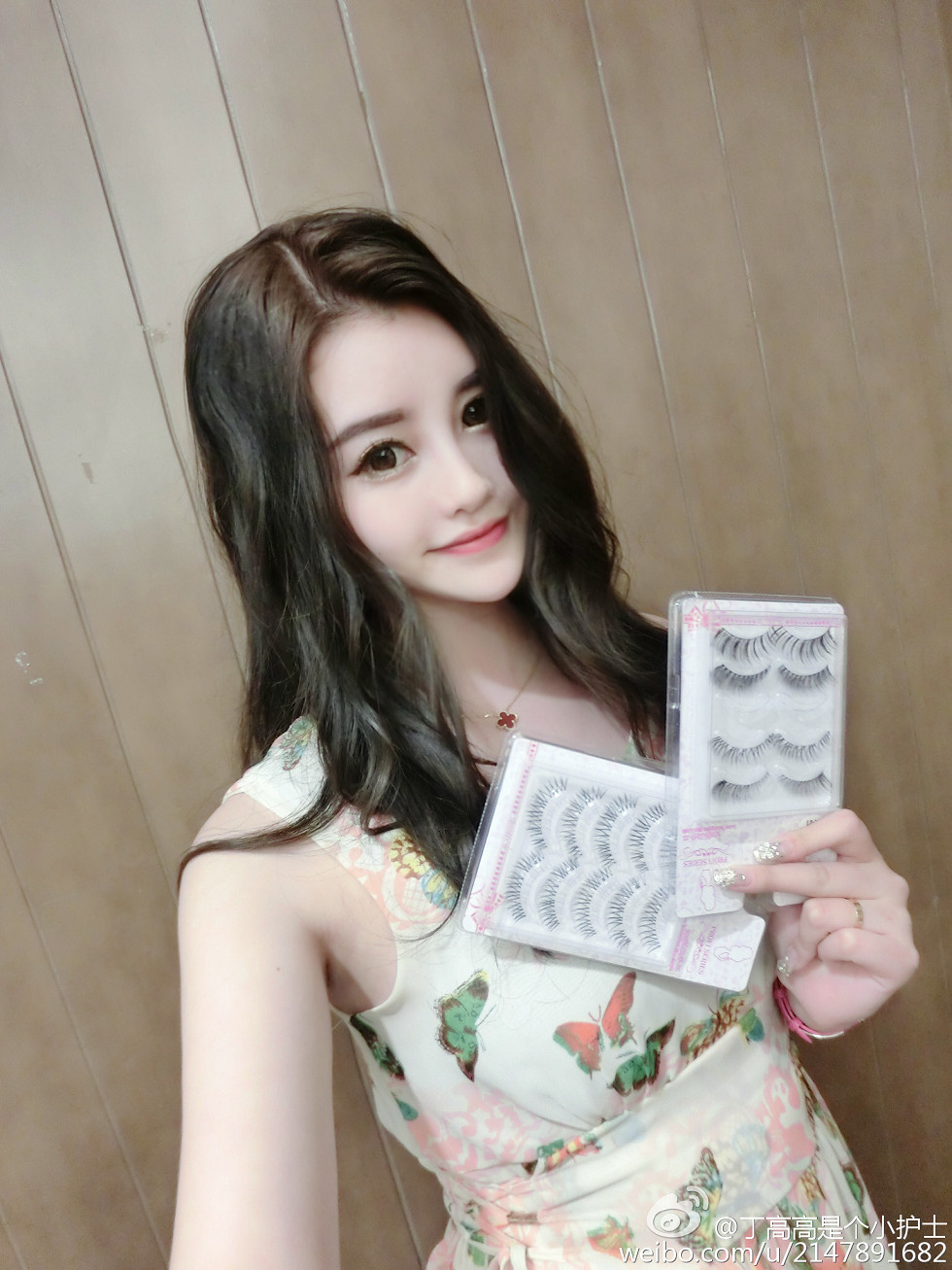 嫩模丁高高是个小护士性感自拍美图微博写真150P