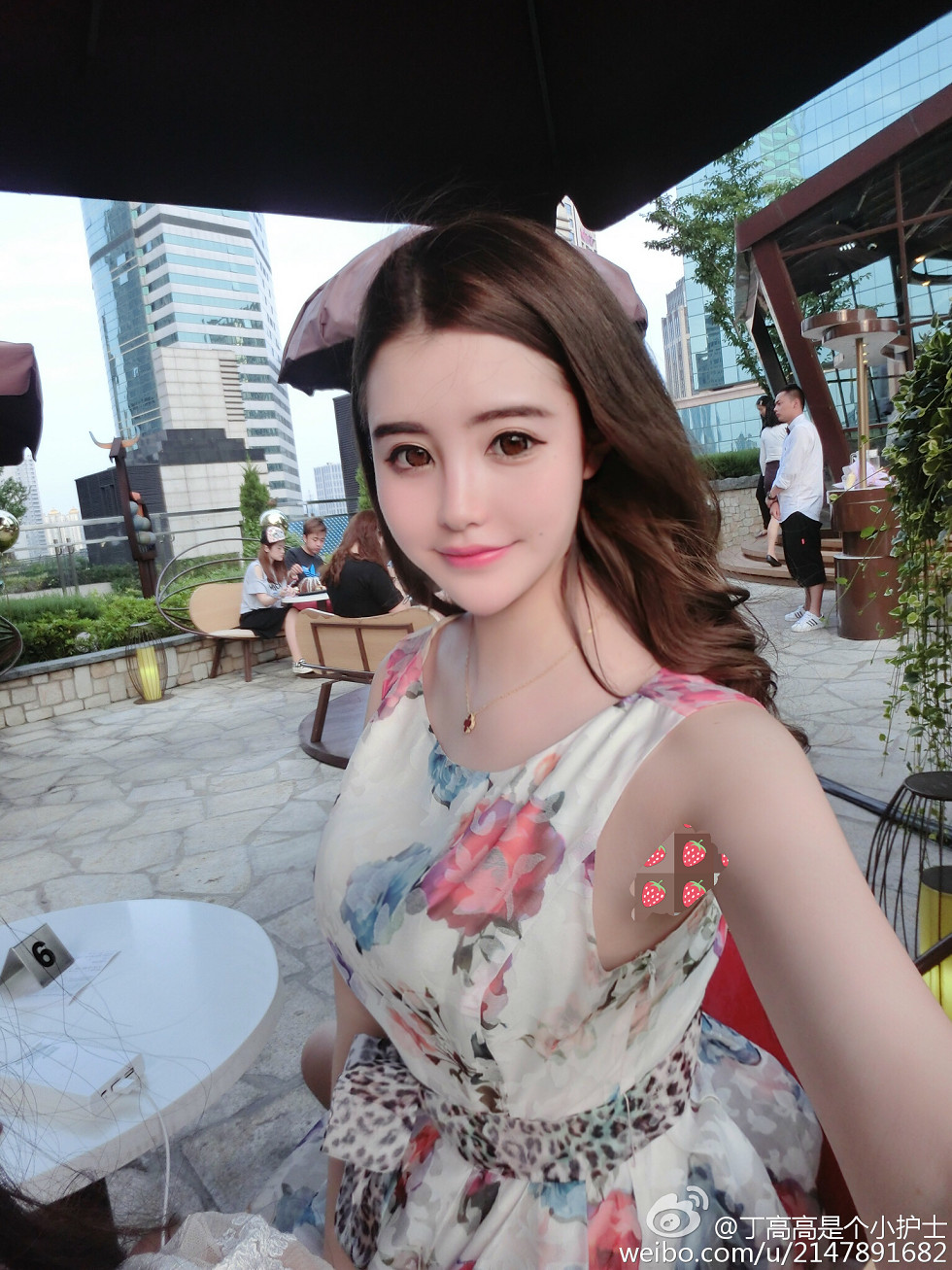 嫩模丁高高是个小护士性感自拍美图微博写真150P