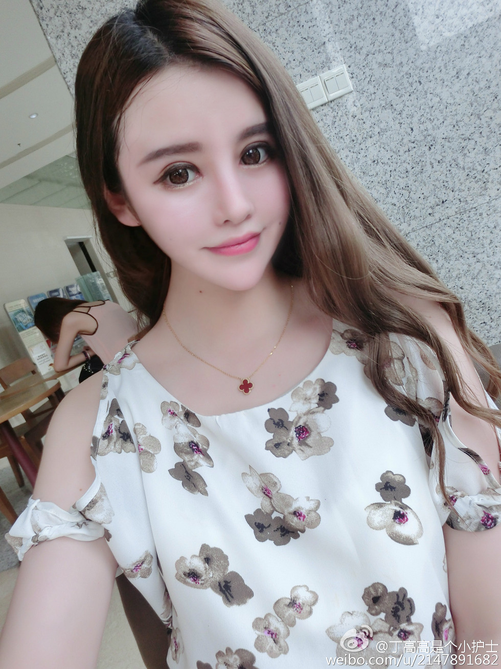 嫩模丁高高是个小护士性感自拍美图微博写真150P