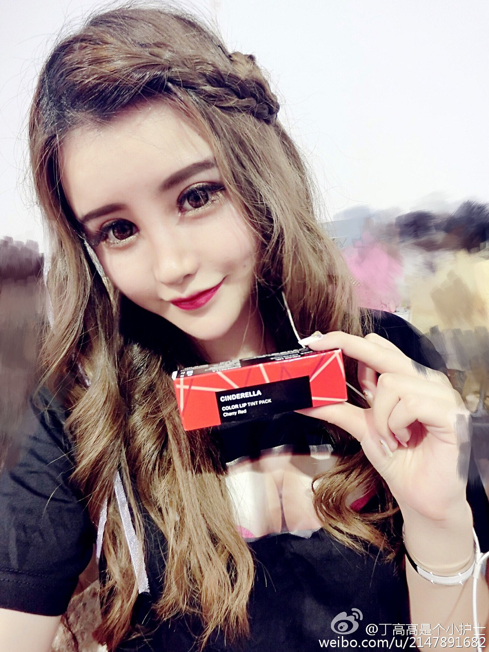 嫩模丁高高是个小护士性感自拍美图微博写真150P