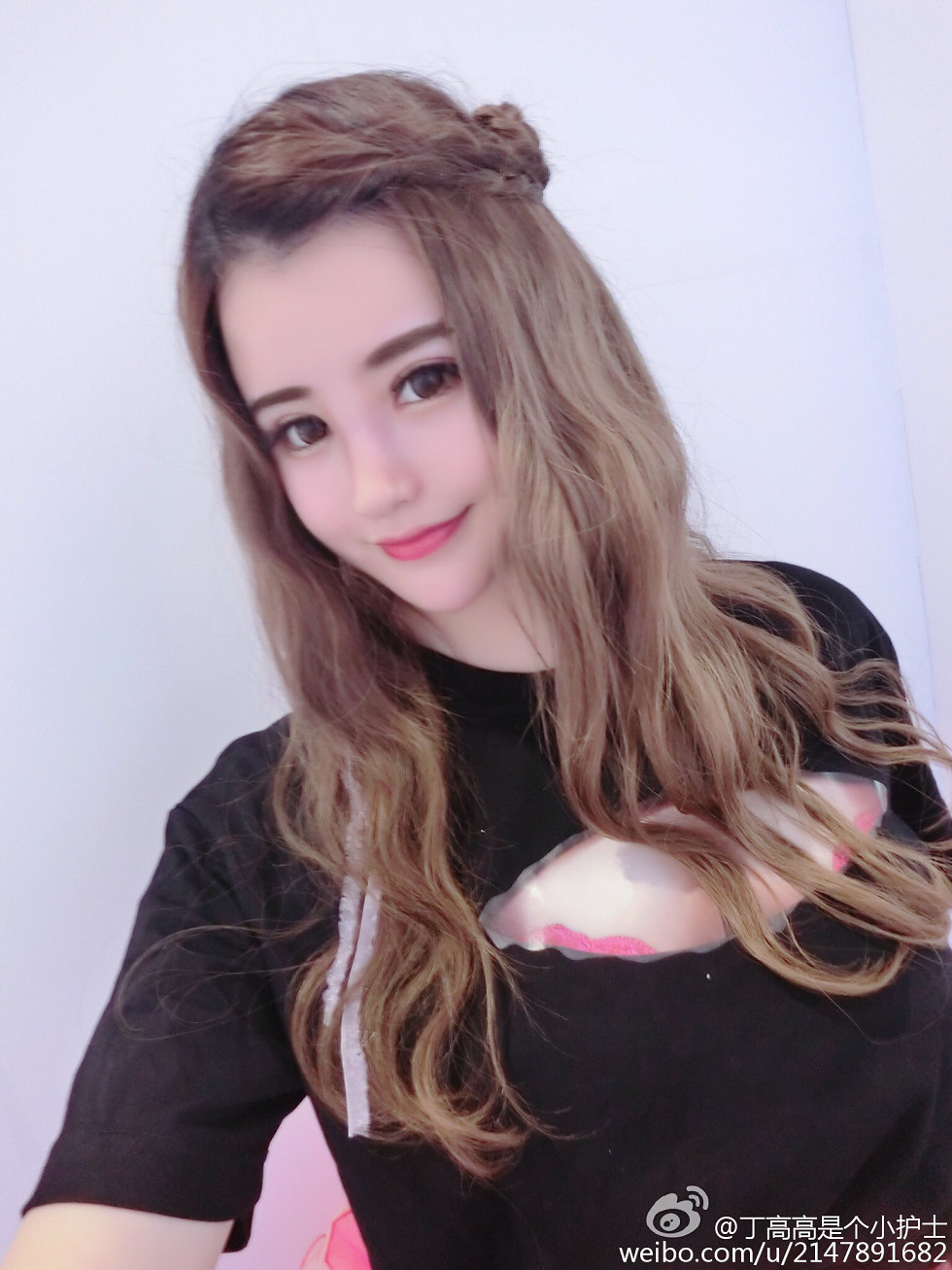 嫩模丁高高是个小护士性感自拍美图微博写真150P