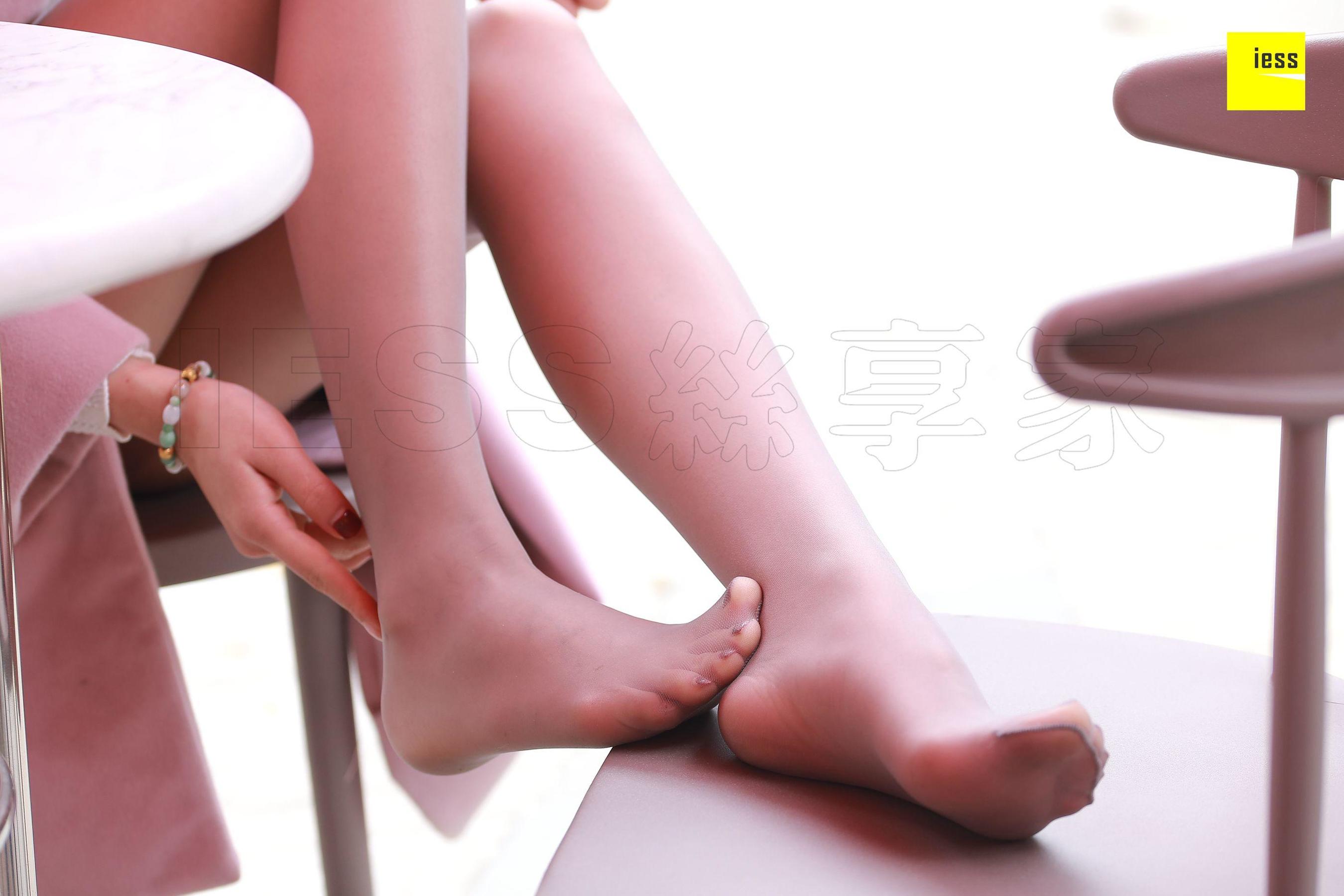 七七《灿烂的金丝凉鞋》 [异思趣向IESS] 丝享家205 写真集