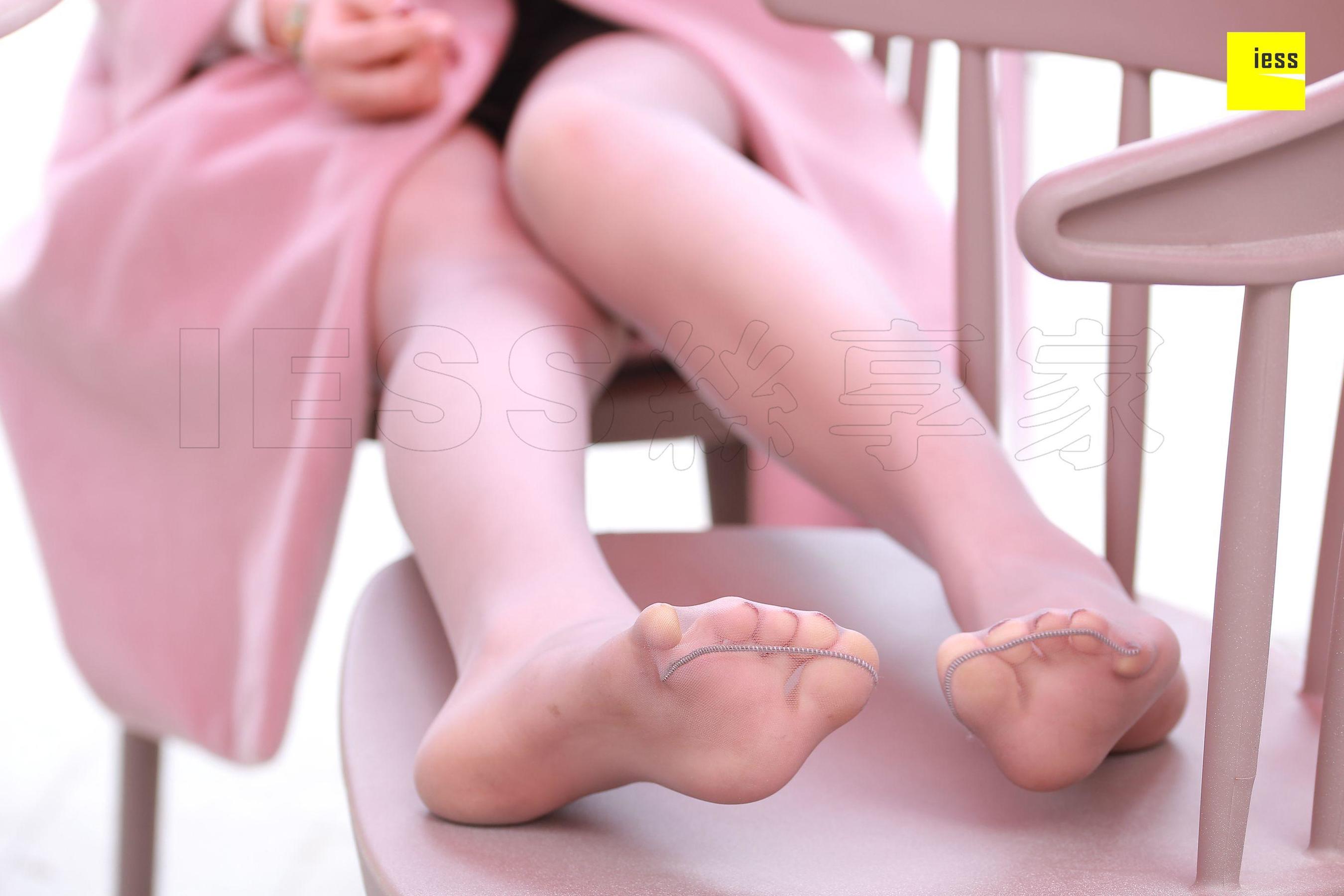 七七《灿烂的金丝凉鞋》 [异思趣向IESS] 丝享家205 写真集