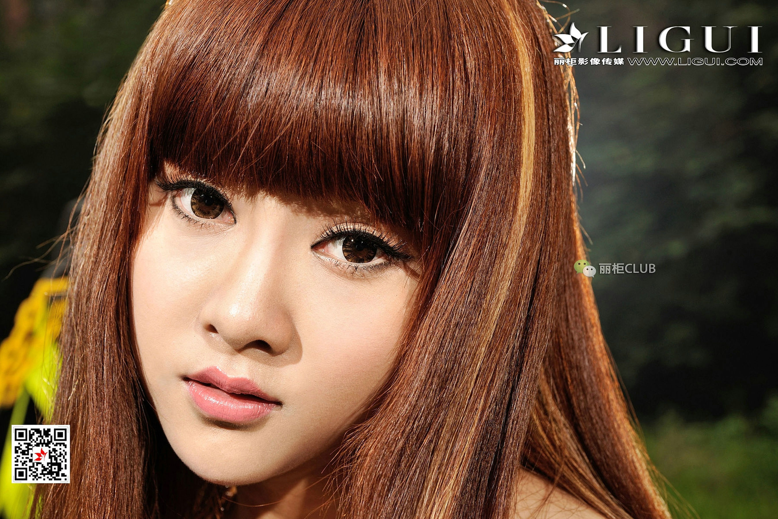 Model 笑笑《废旧火车道黑丝美脚》 [丽柜Ligui] 写真集