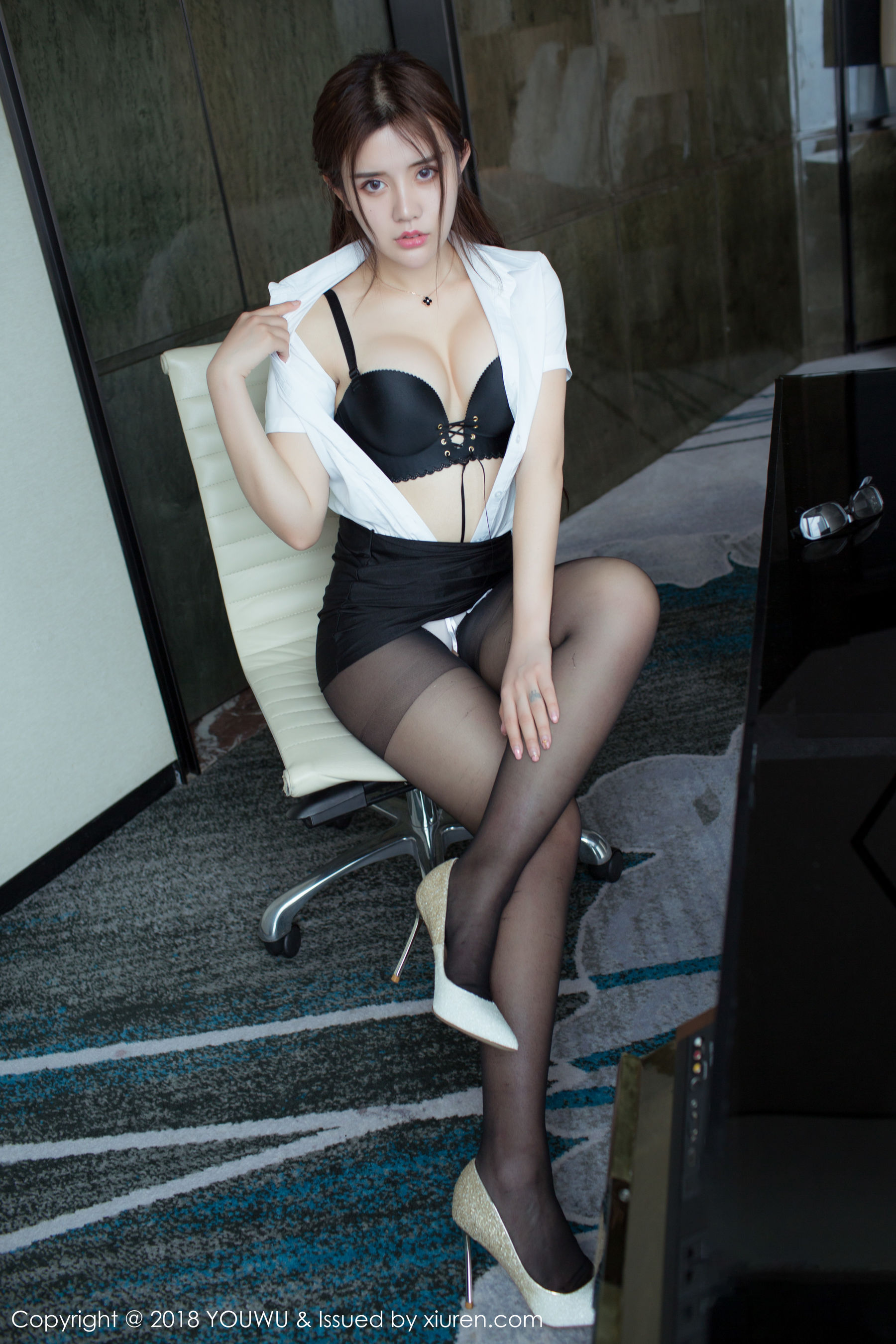 兔子Nina(卓娅祺)《性感女秘书》 [尤物馆YOUWU] VOL.081 写真集