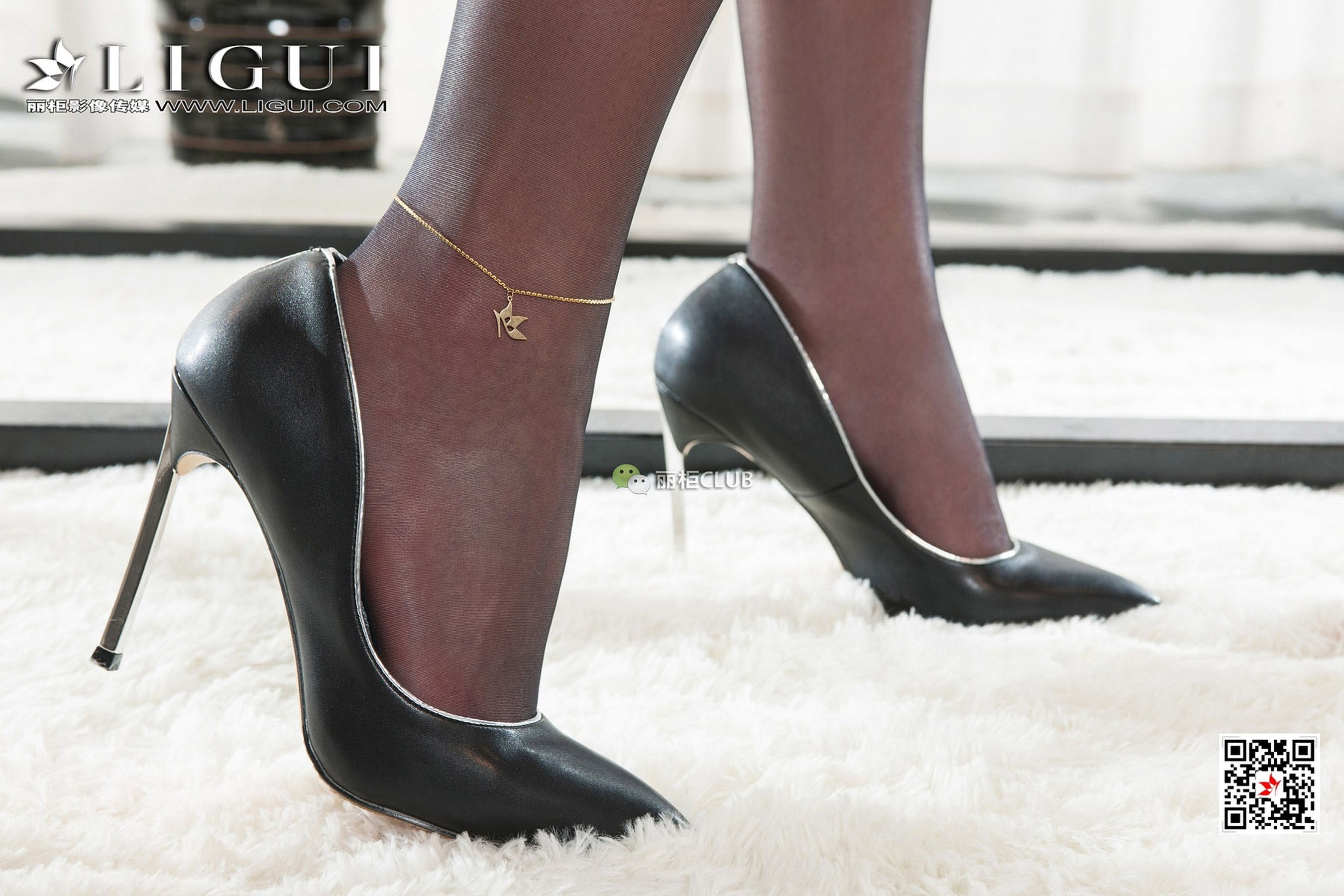 Mode 腿模筱筱《黑丝OL》 [丽柜Ligui] 写真集