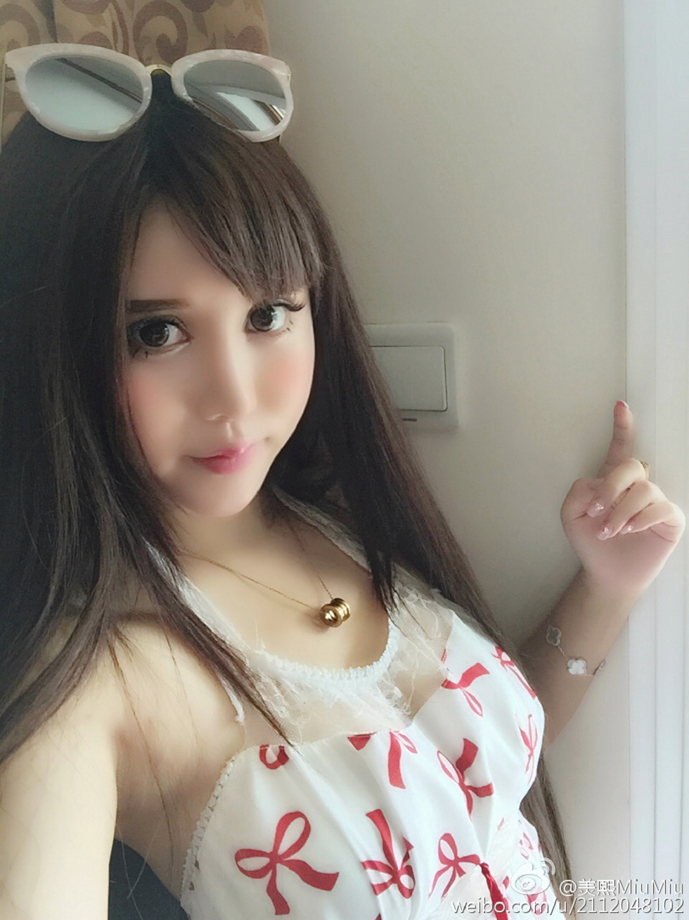 混血嫩模美熙MiuMiu完美身材火辣喷血大尺度微博写真456P