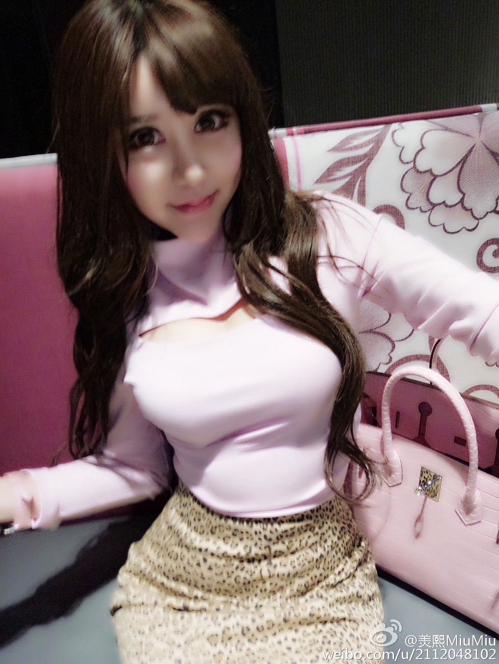 混血嫩模美熙MiuMiu完美身材火辣喷血大尺度微博写真456P