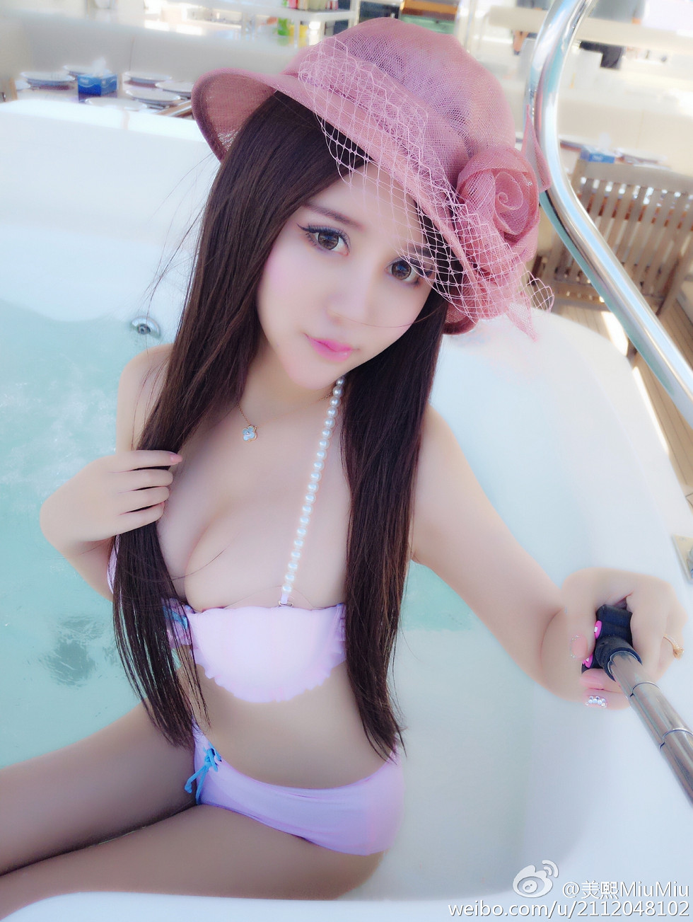 混血嫩模美熙MiuMiu完美身材火辣喷血大尺度微博写真456P