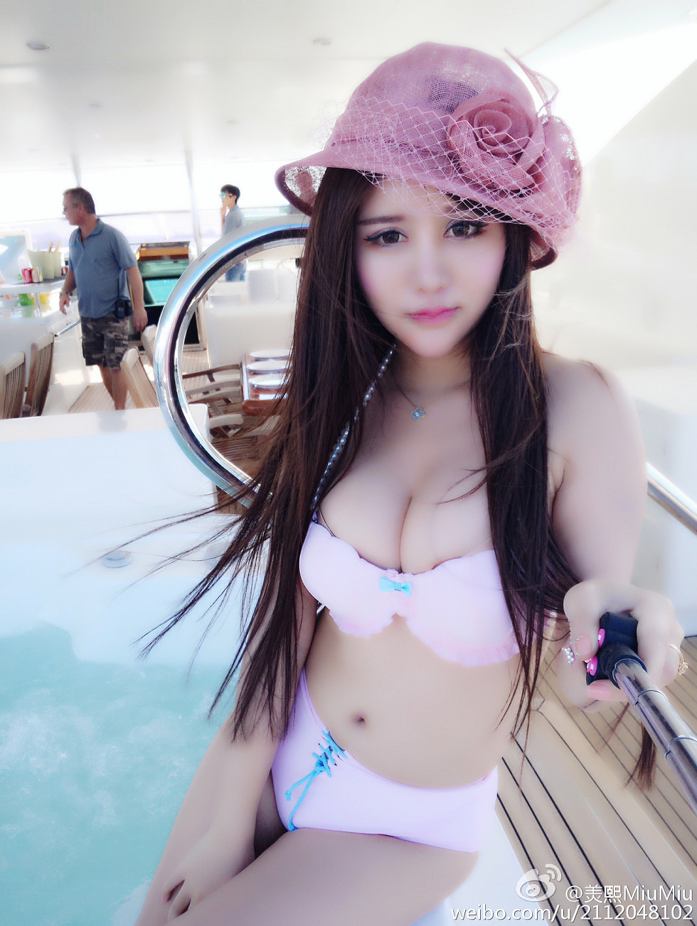 混血嫩模美熙MiuMiu完美身材火辣喷血大尺度微博写真456P