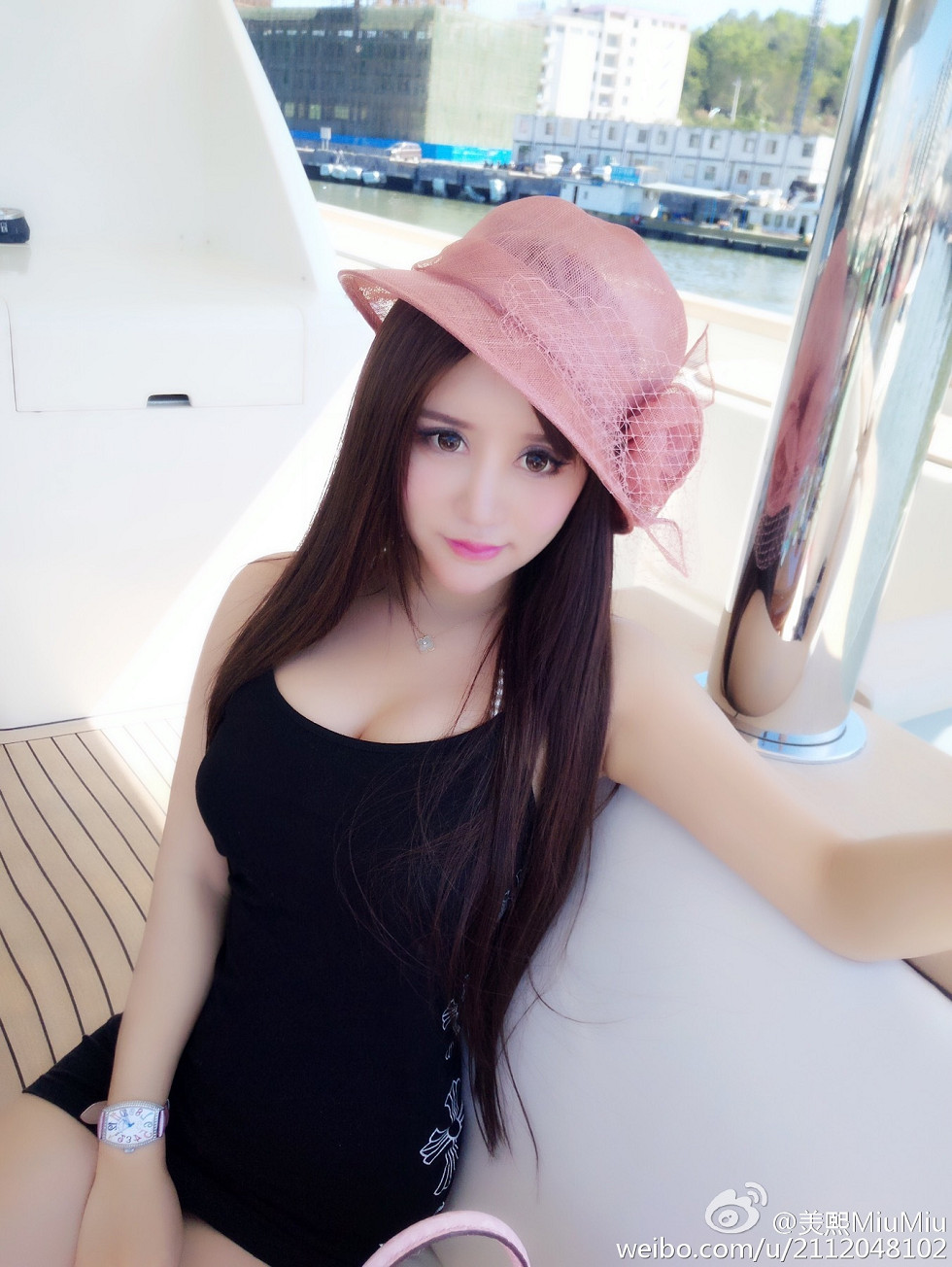 混血嫩模美熙MiuMiu完美身材火辣喷血大尺度微博写真456P