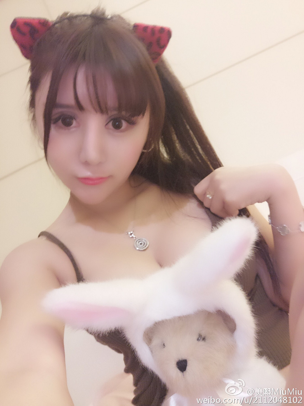 混血嫩模美熙MiuMiu完美身材火辣喷血大尺度微博写真456P