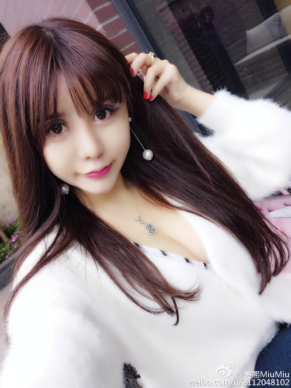 混血嫩模美熙MiuMiu完美身材火辣喷血大尺度微博写真456P
