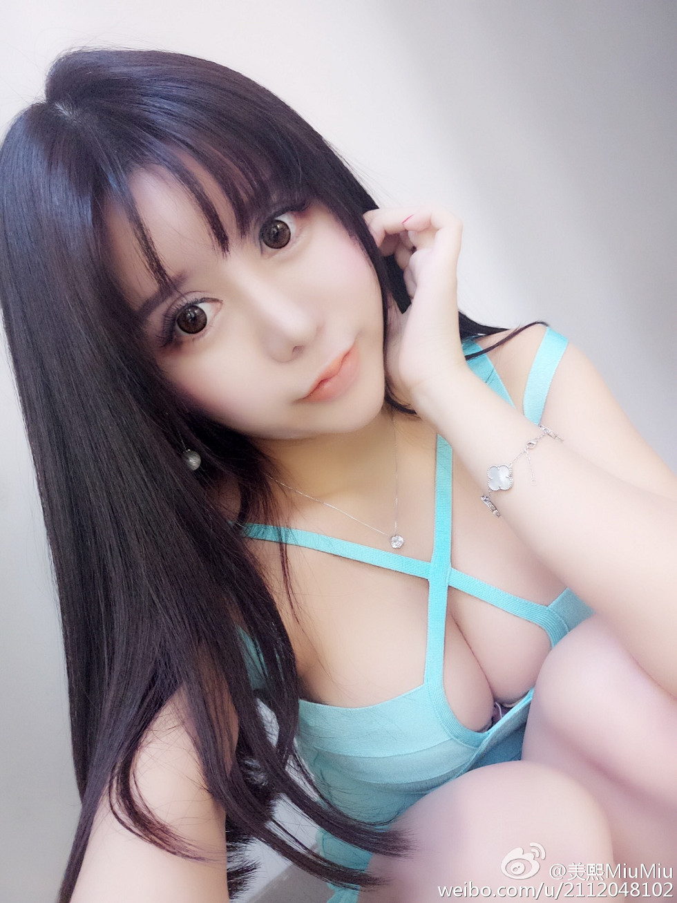 混血嫩模美熙MiuMiu完美身材火辣喷血大尺度微博写真456P